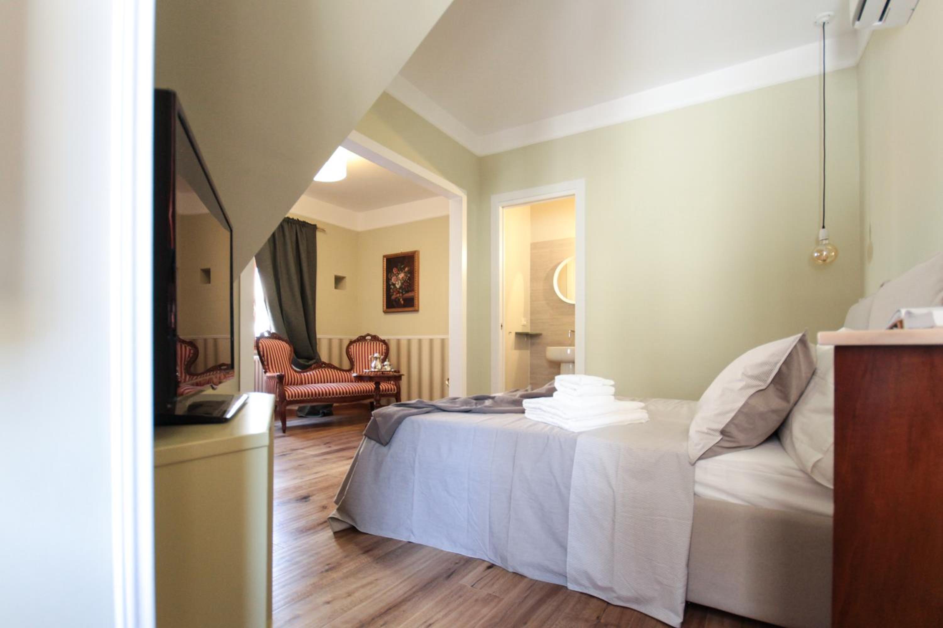 Superior King Room
