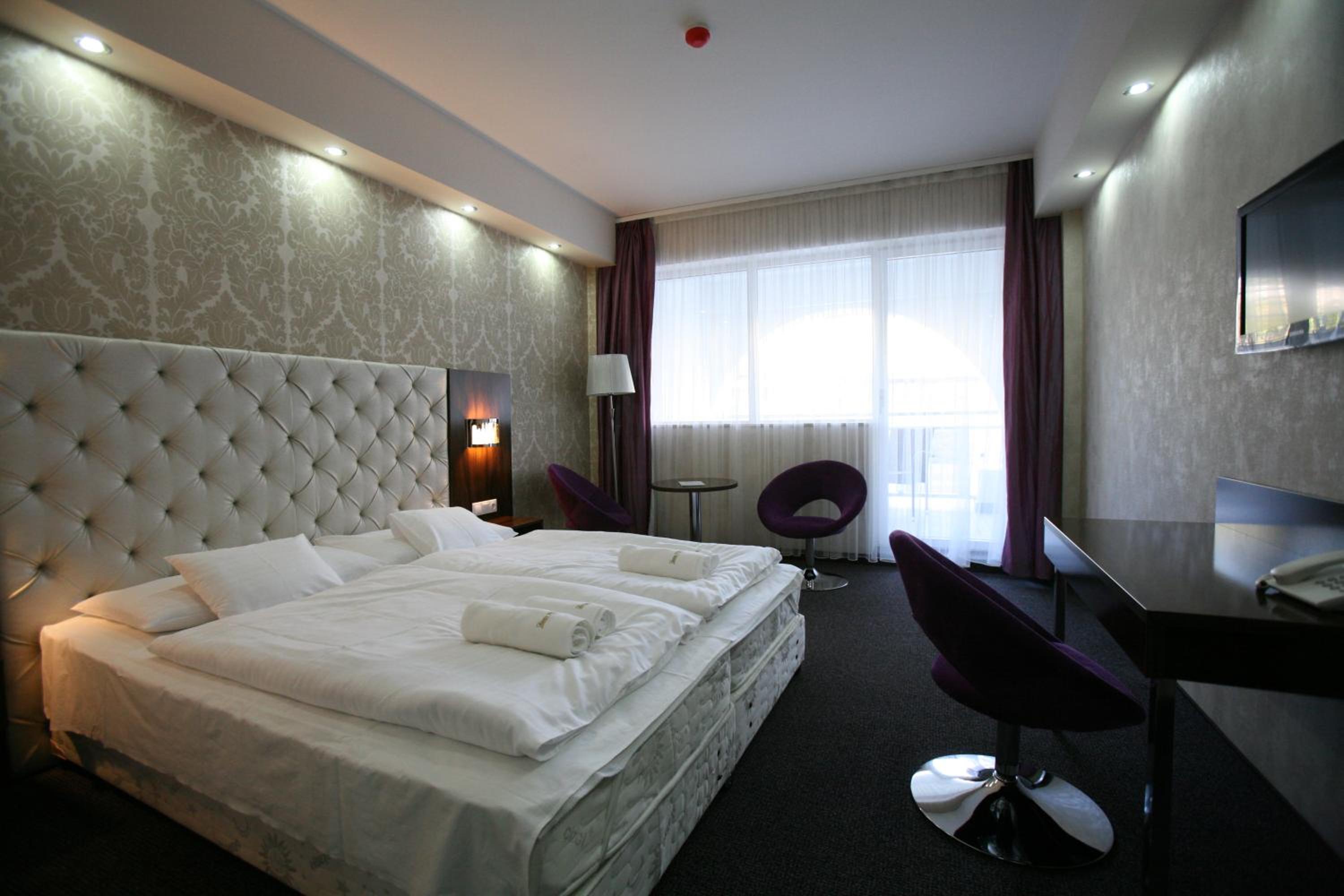 Superior Double or Twin Room - Photo 14