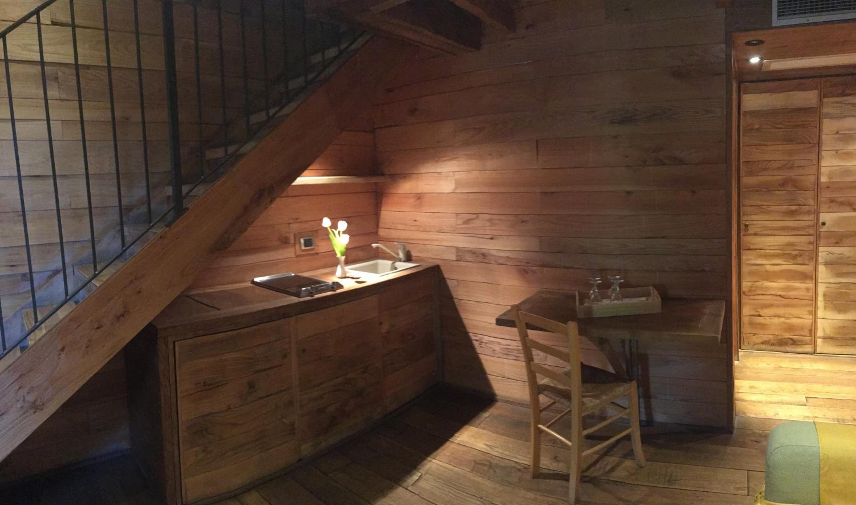 Studio - Split Level - Photo 10