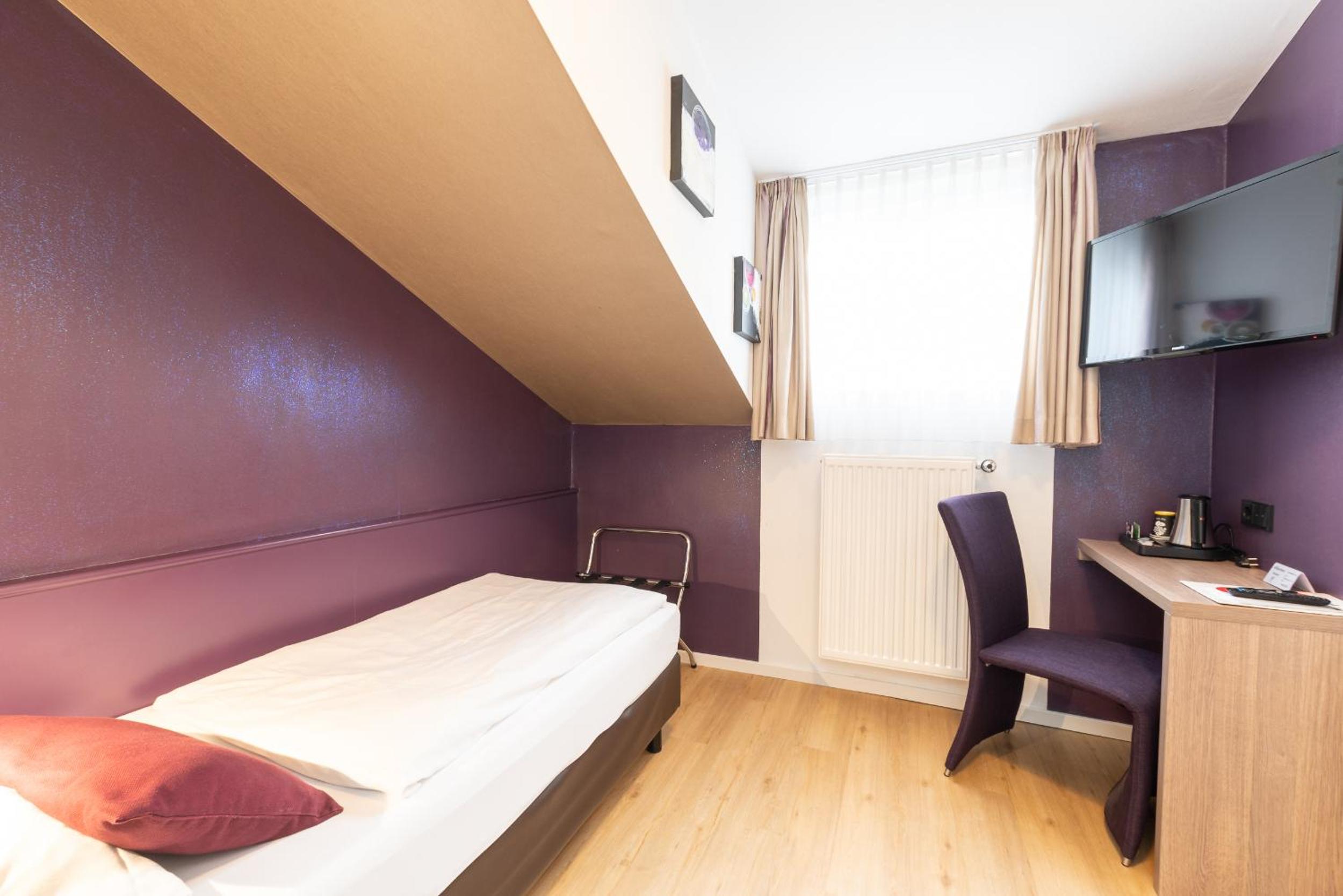 Single Room photo 2