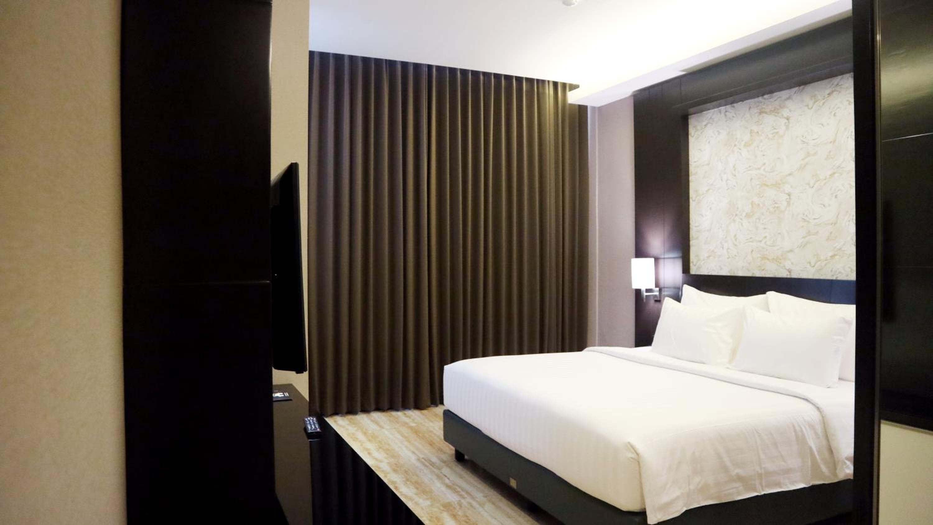 Superior King Room - Photo 3