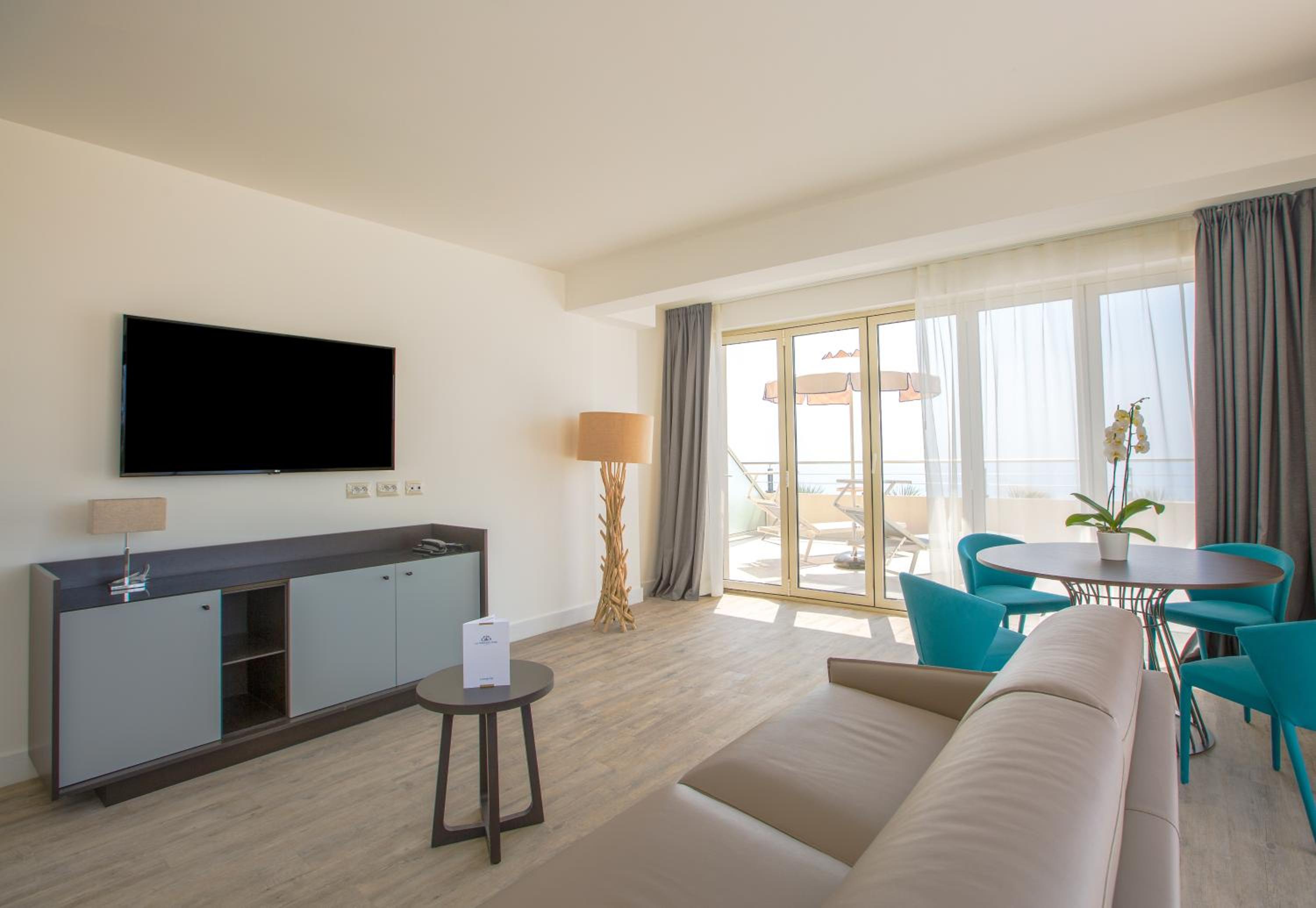 Suite with Sea View - Photo 5