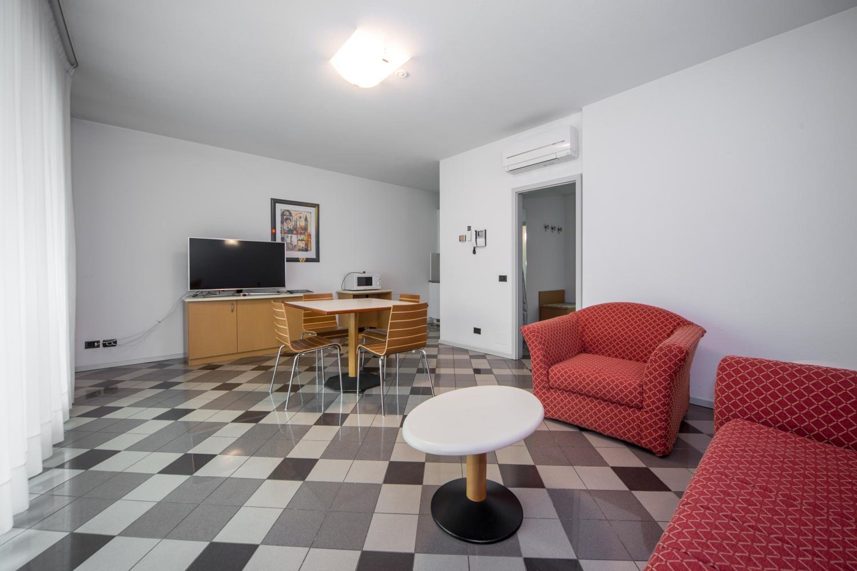 One-Bedroom Apartment (4 Adults) photo 1