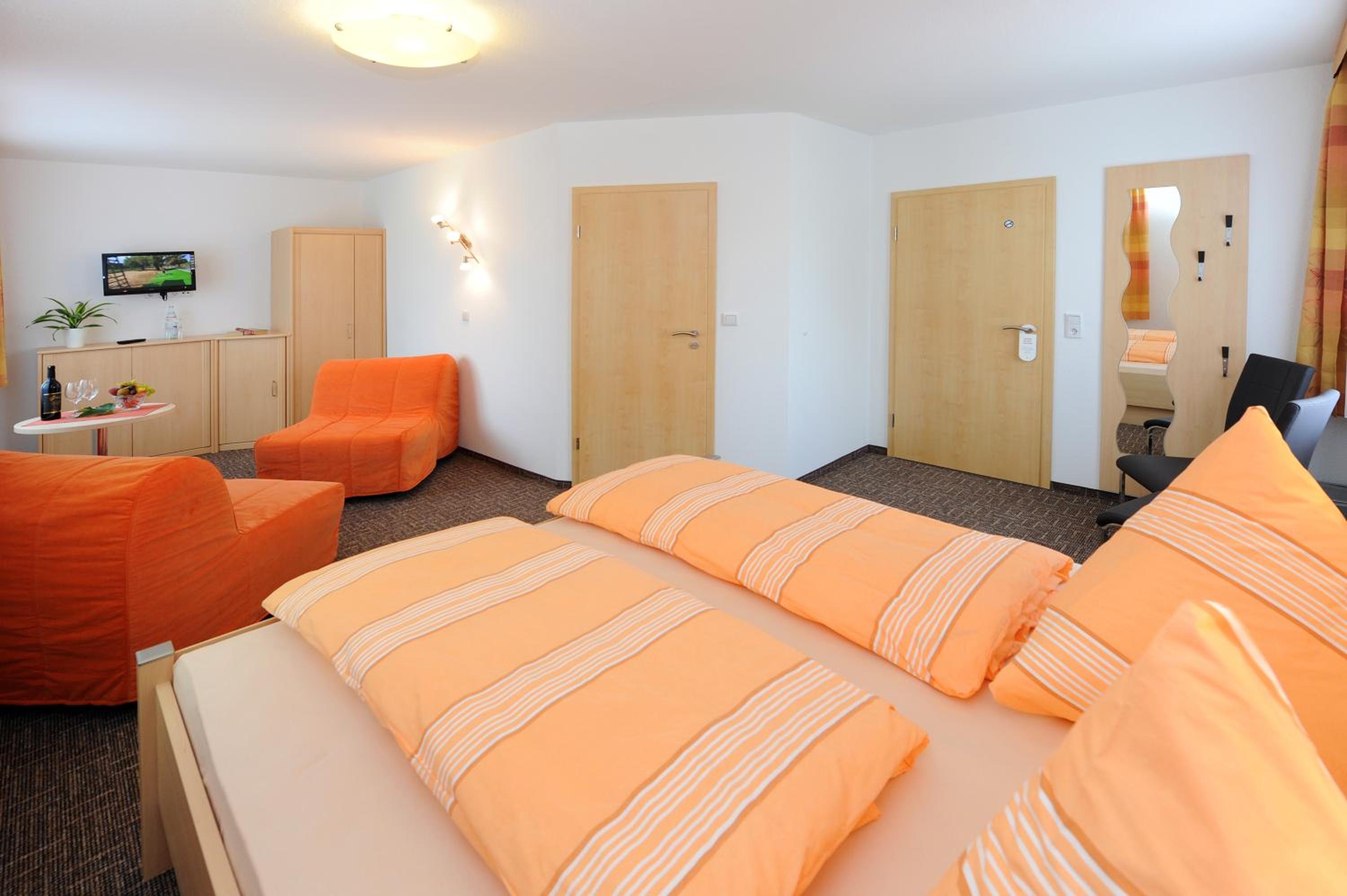 Large Double Room photo 3