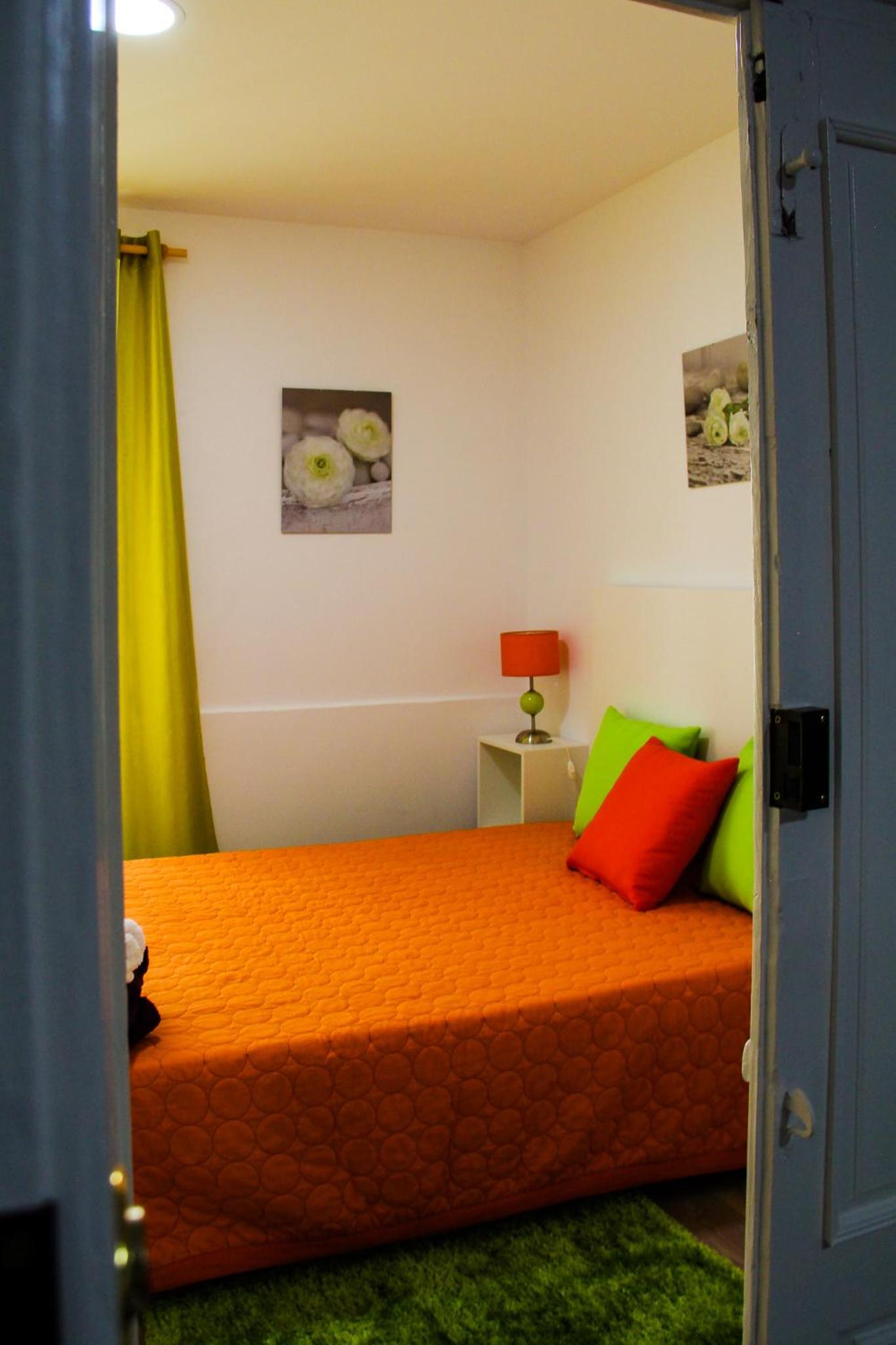 Three-Bedroom Apartment - Photo 8