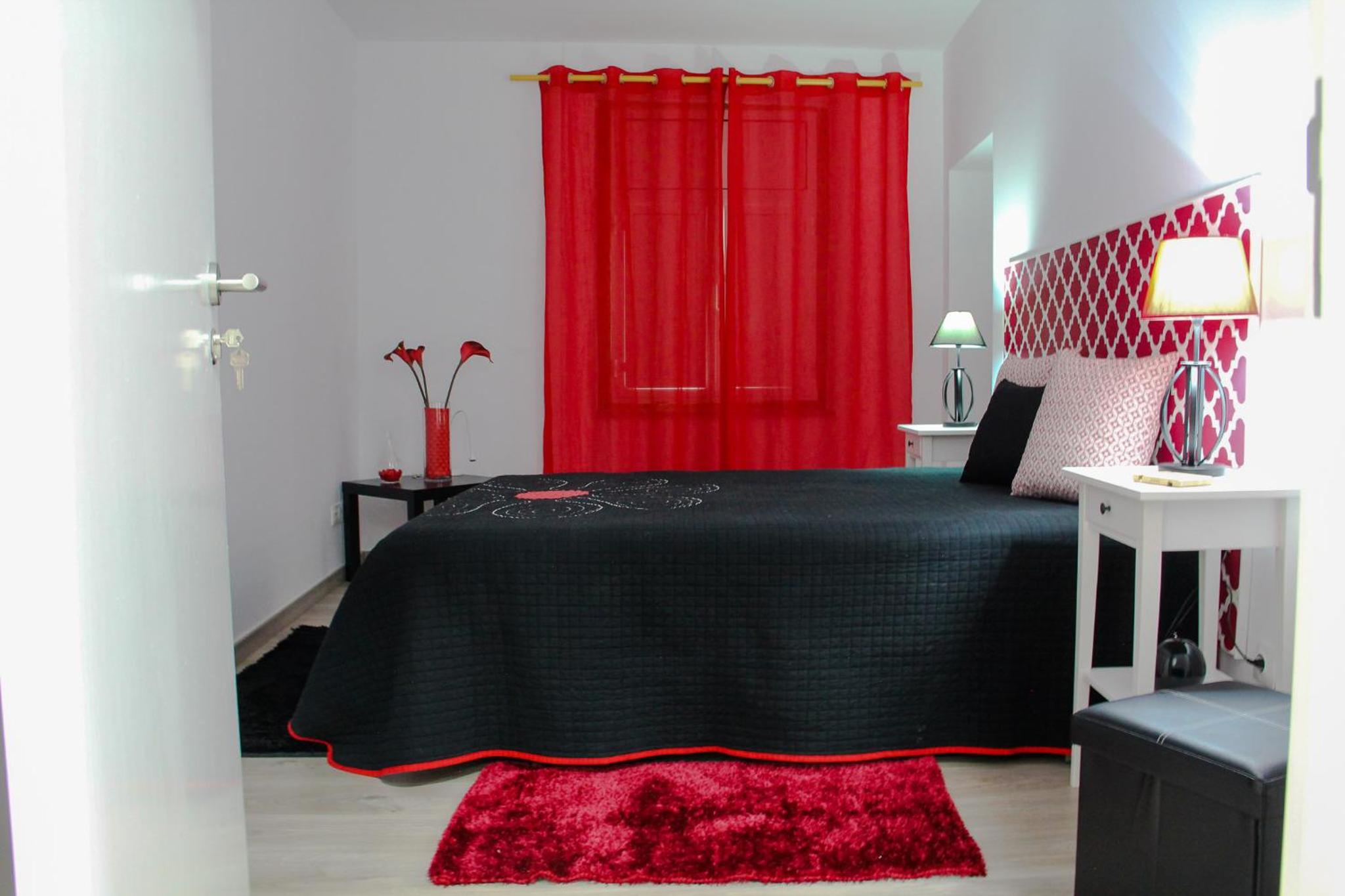 Three-Bedroom Apartment - Photo 11