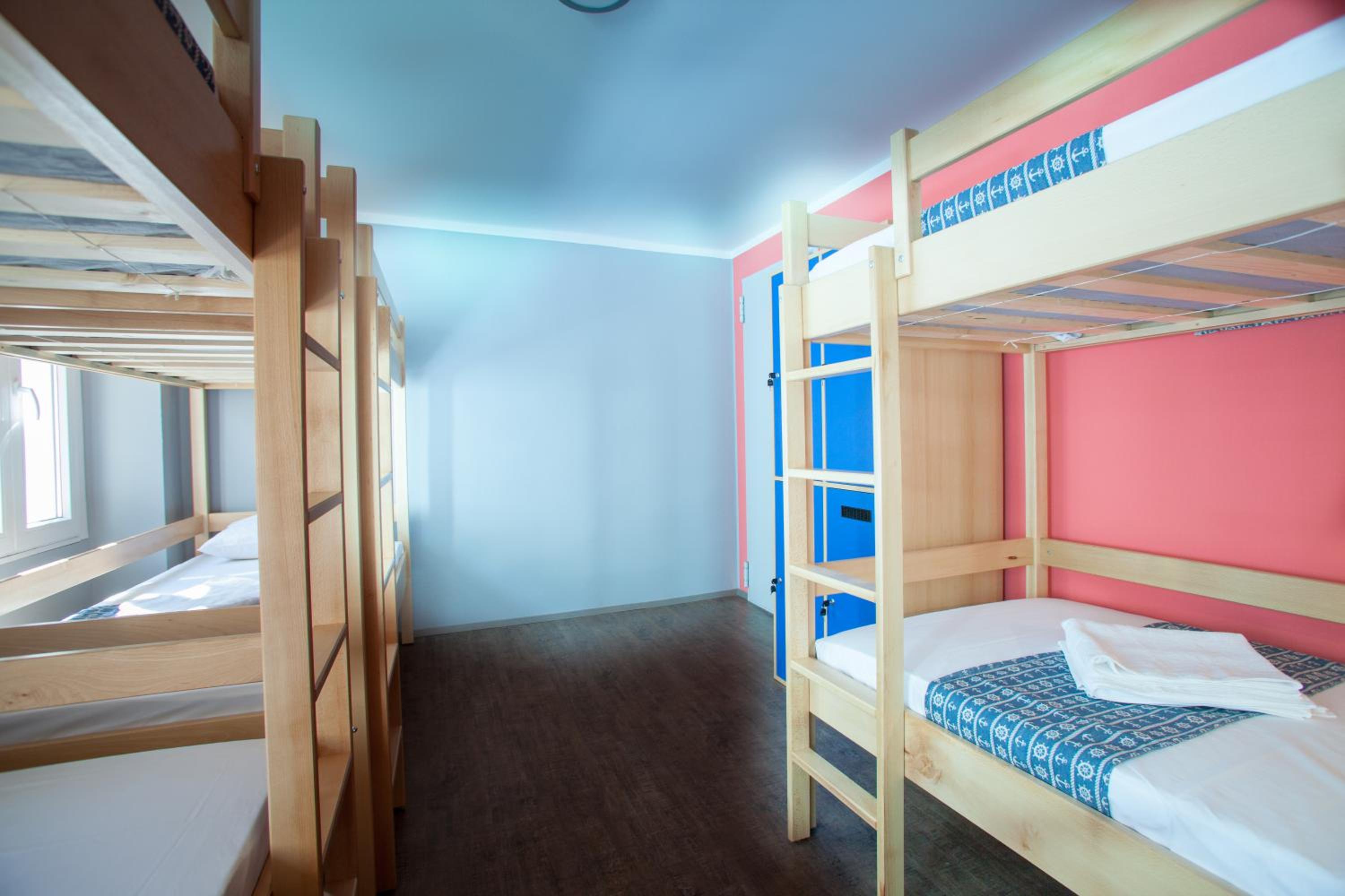 Bed in 6-Bed Mixed Dormitory Room photo 2