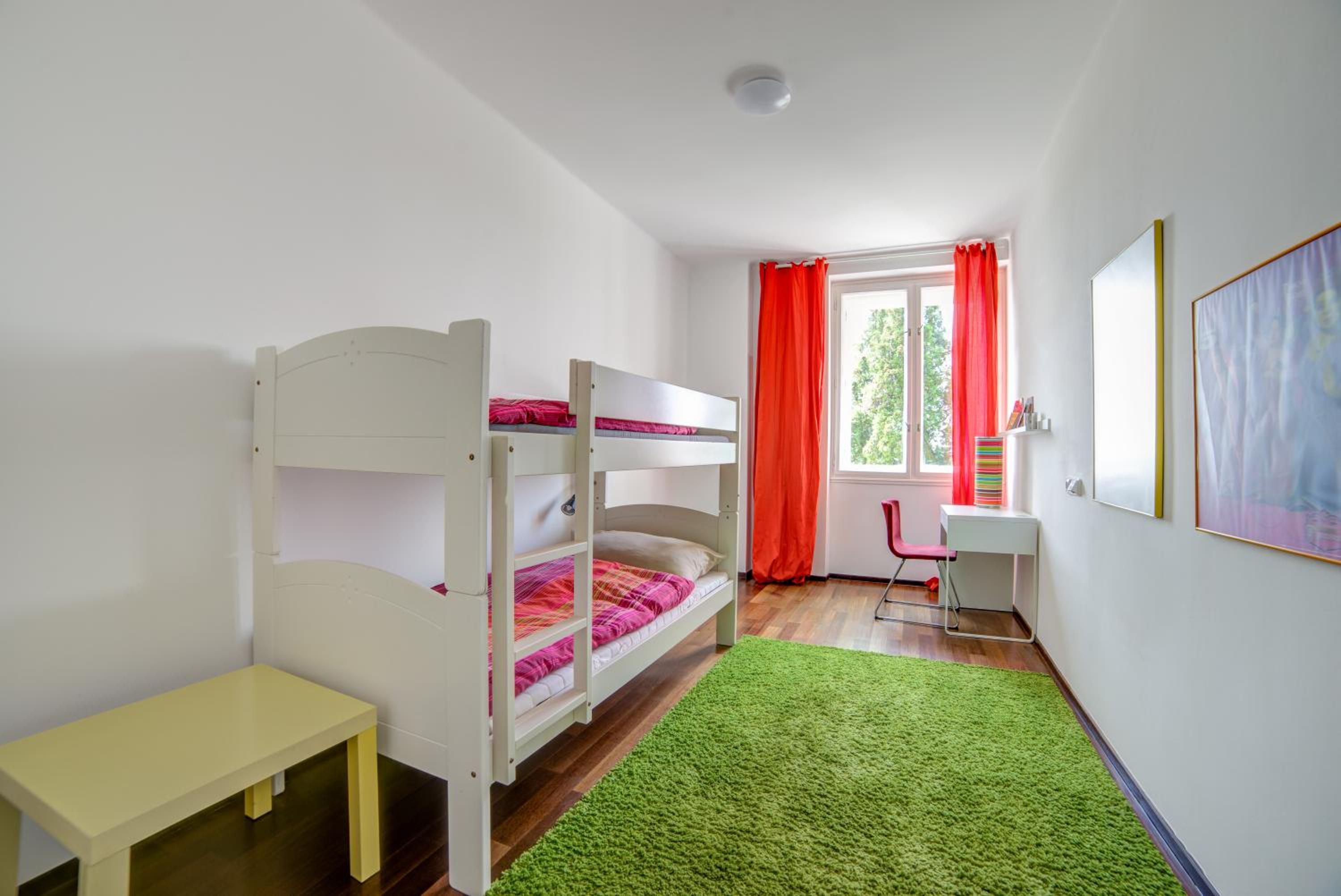Family Two-Bedroom Apartment with View photo 1