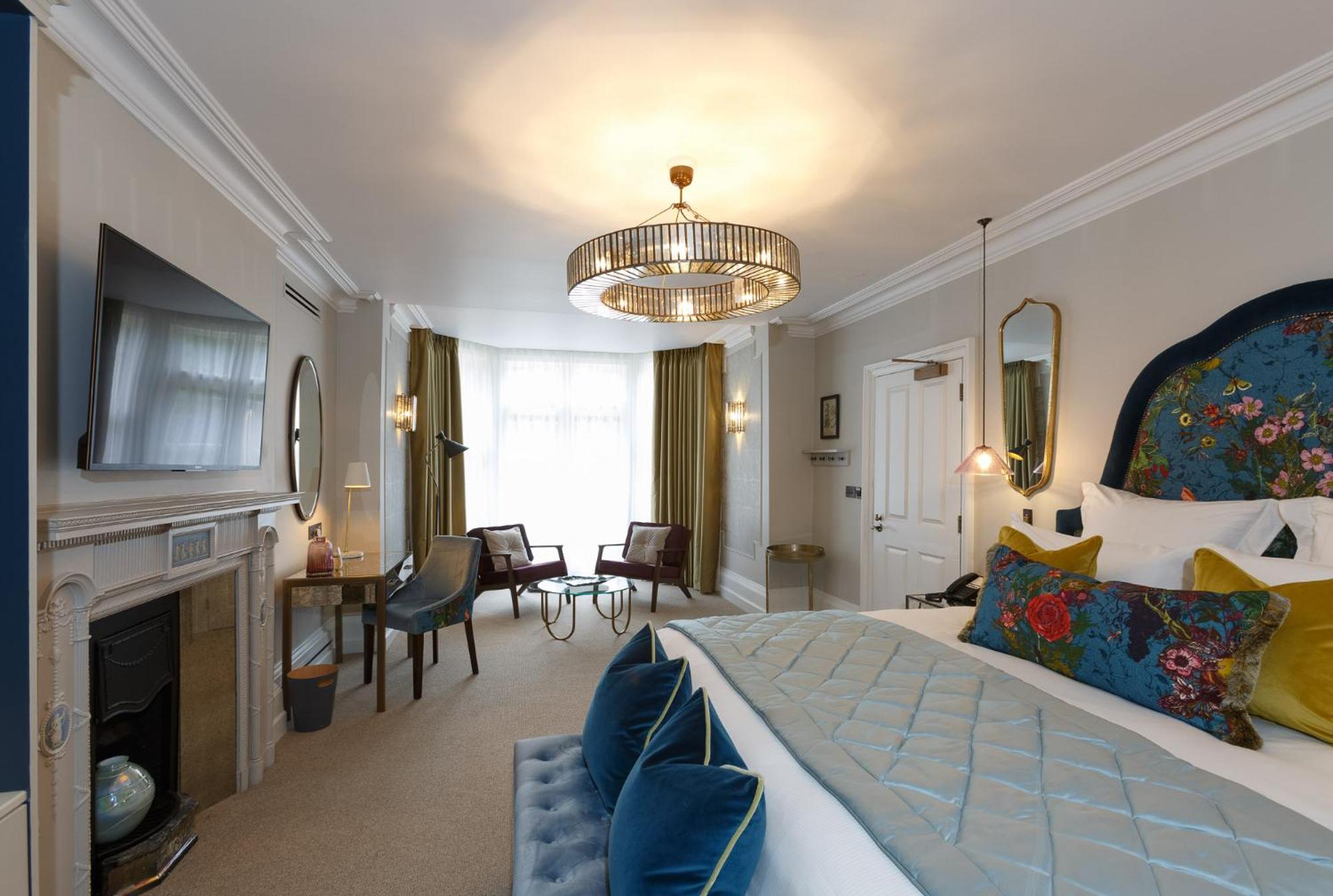 Deluxe King Room