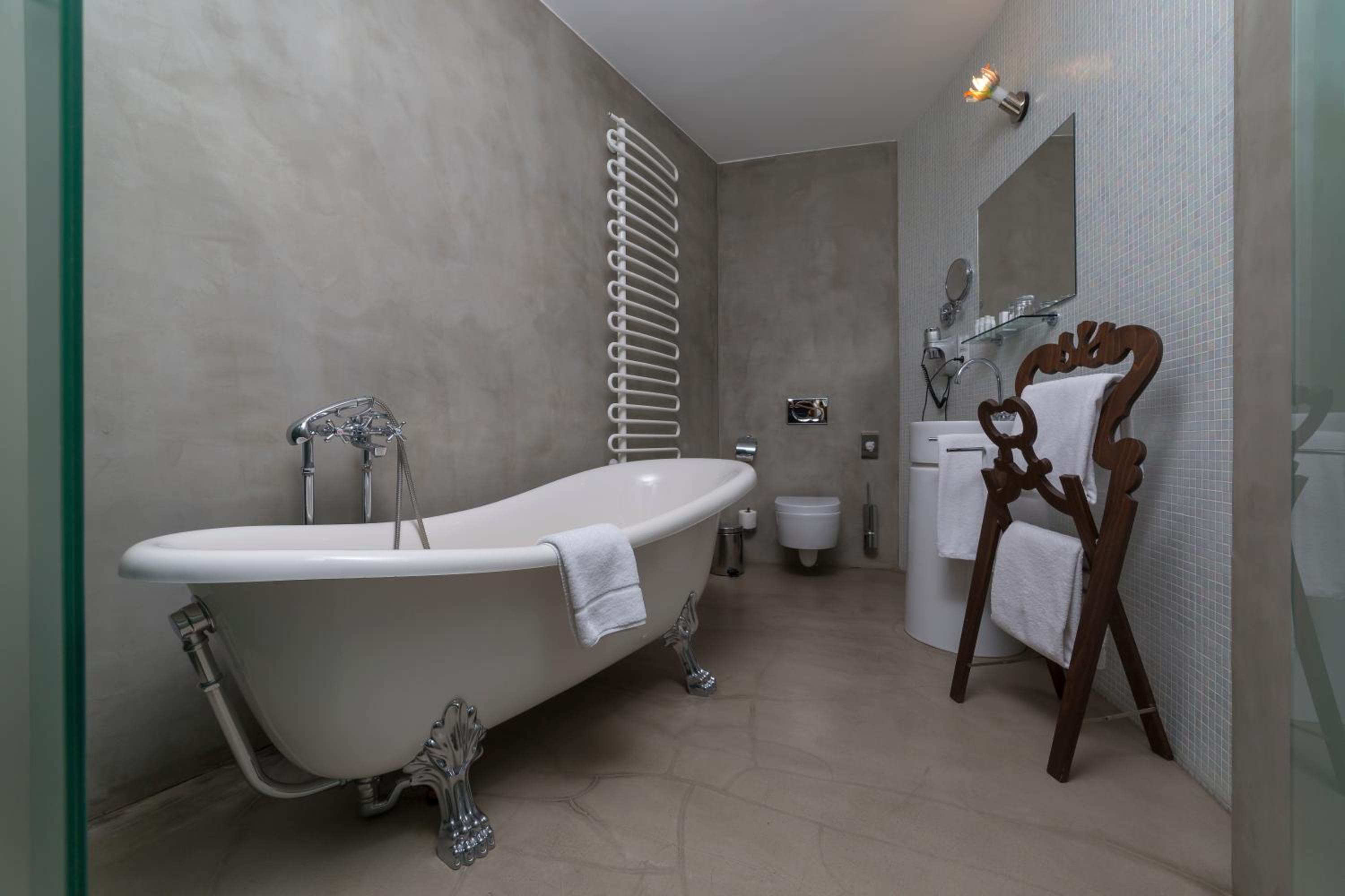 Design Superior Double Room thumbnail 6