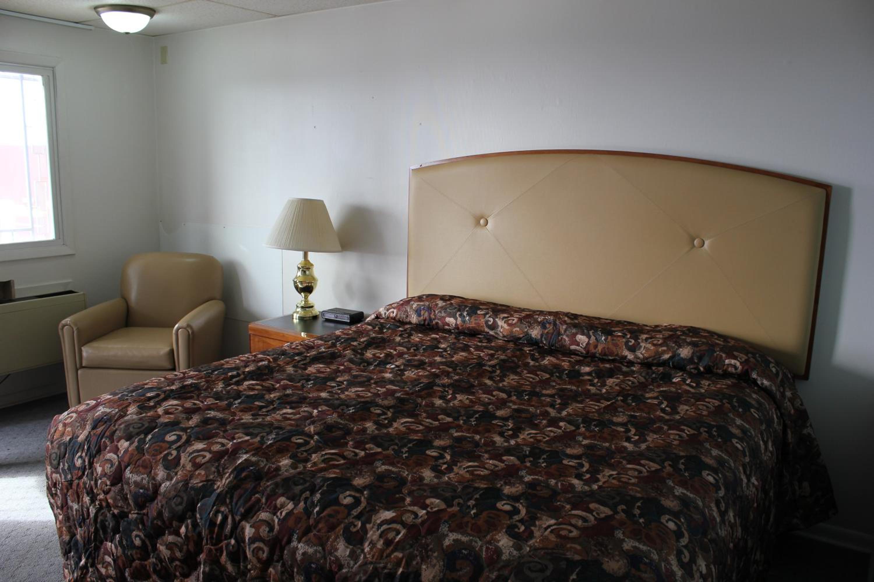 King Room - Non-Smoking photo 1