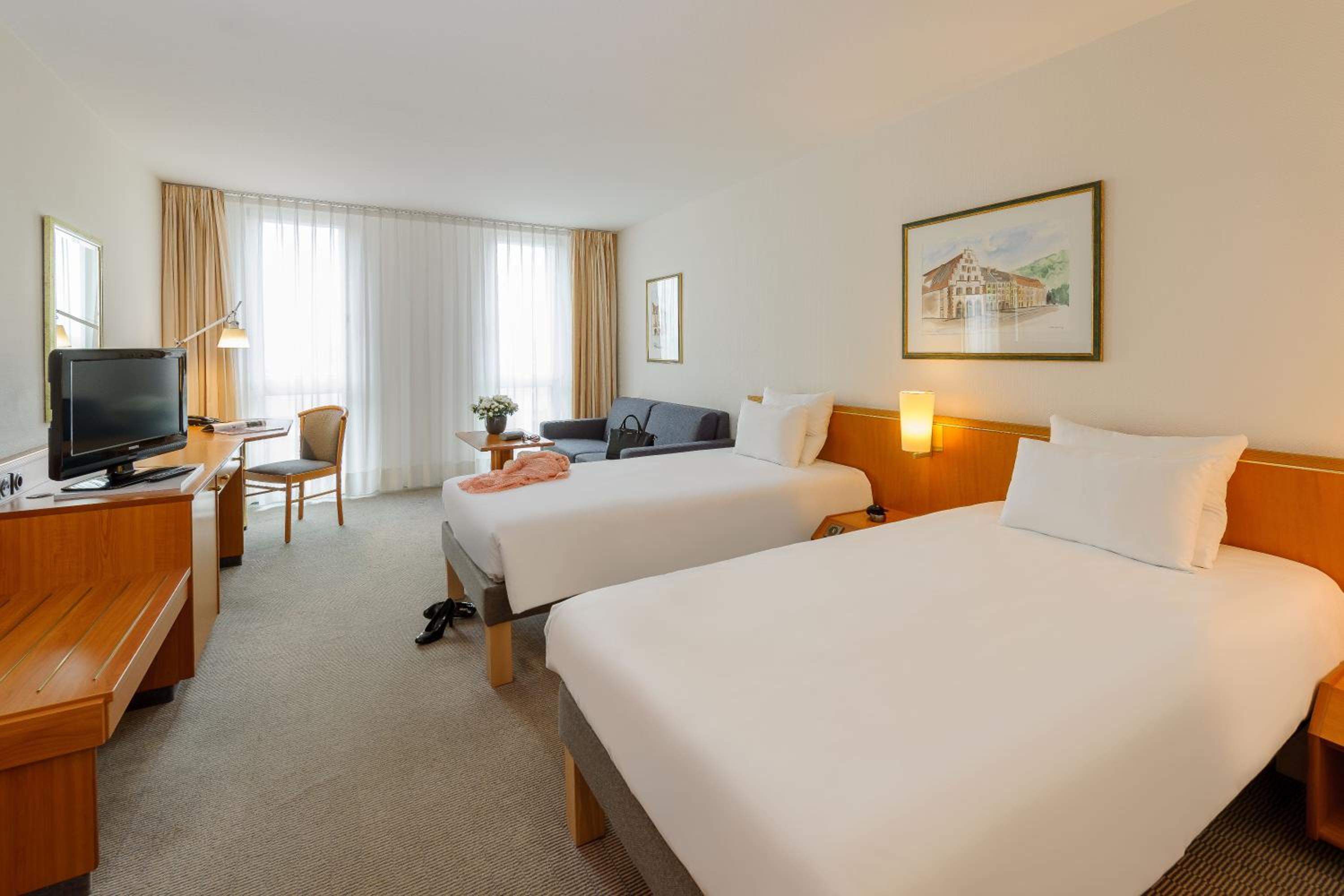Standard Twin Room - Photo 2