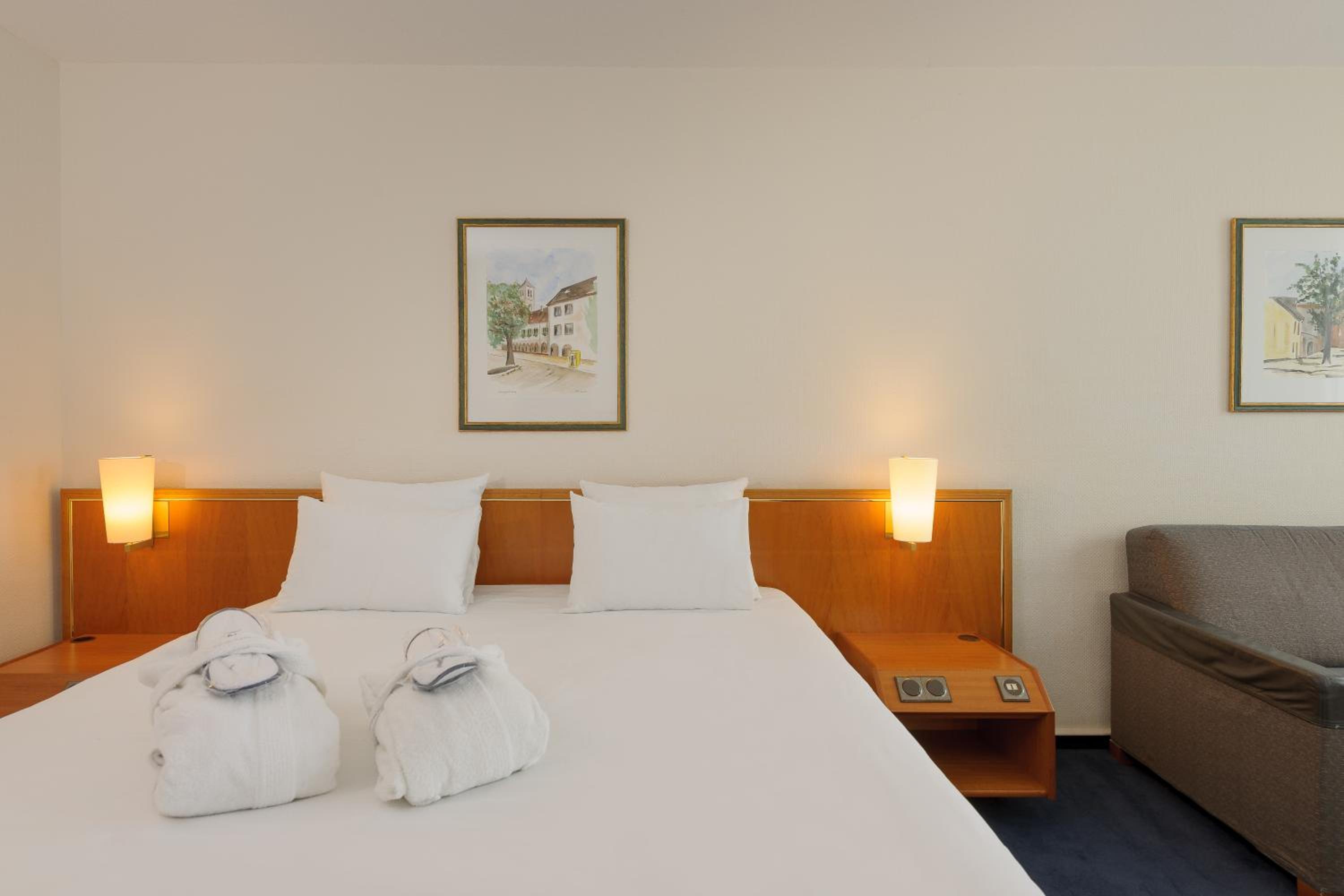 Standard Double Room - Photo 2