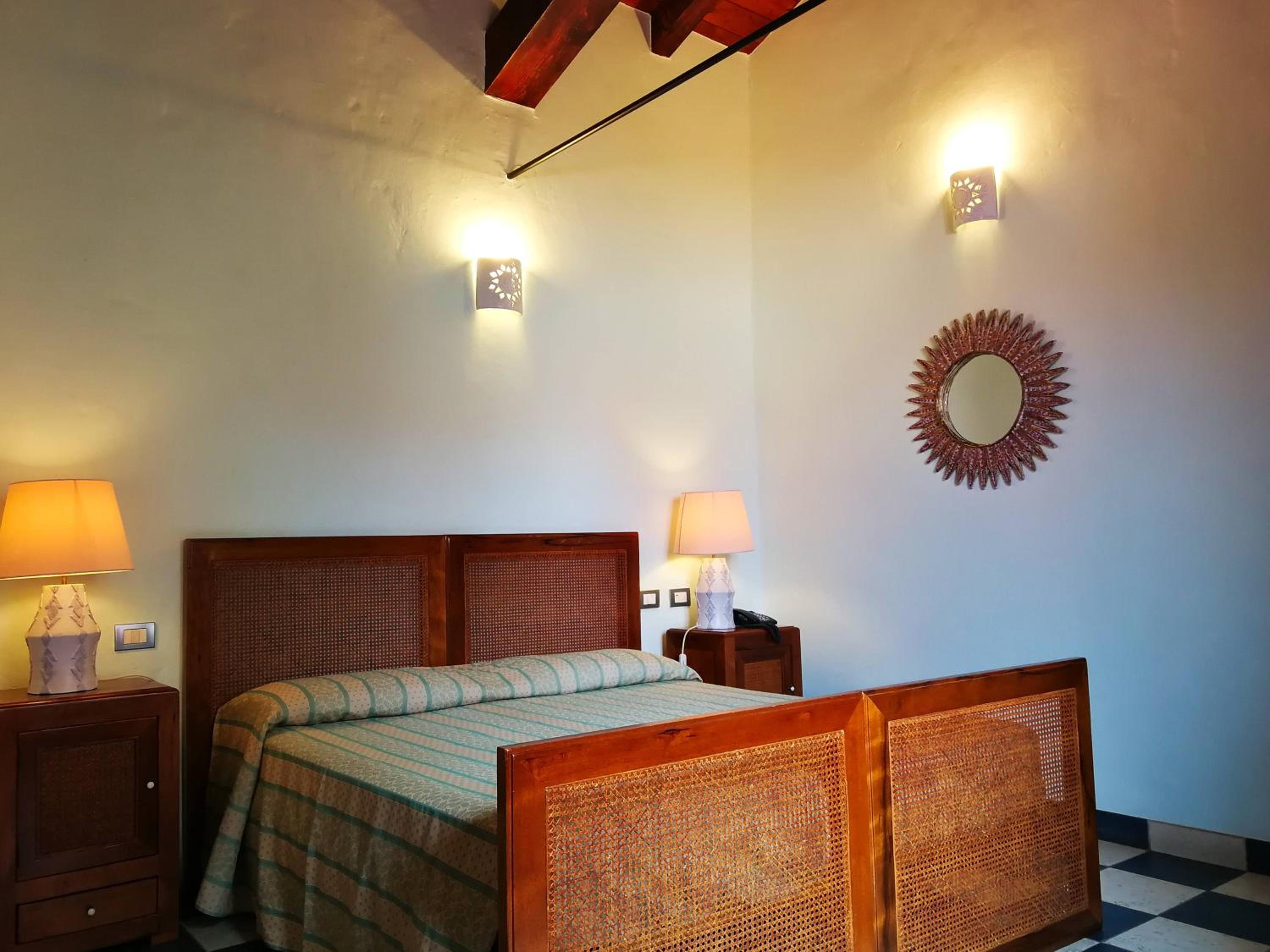 Double or Twin Room - Photo 4