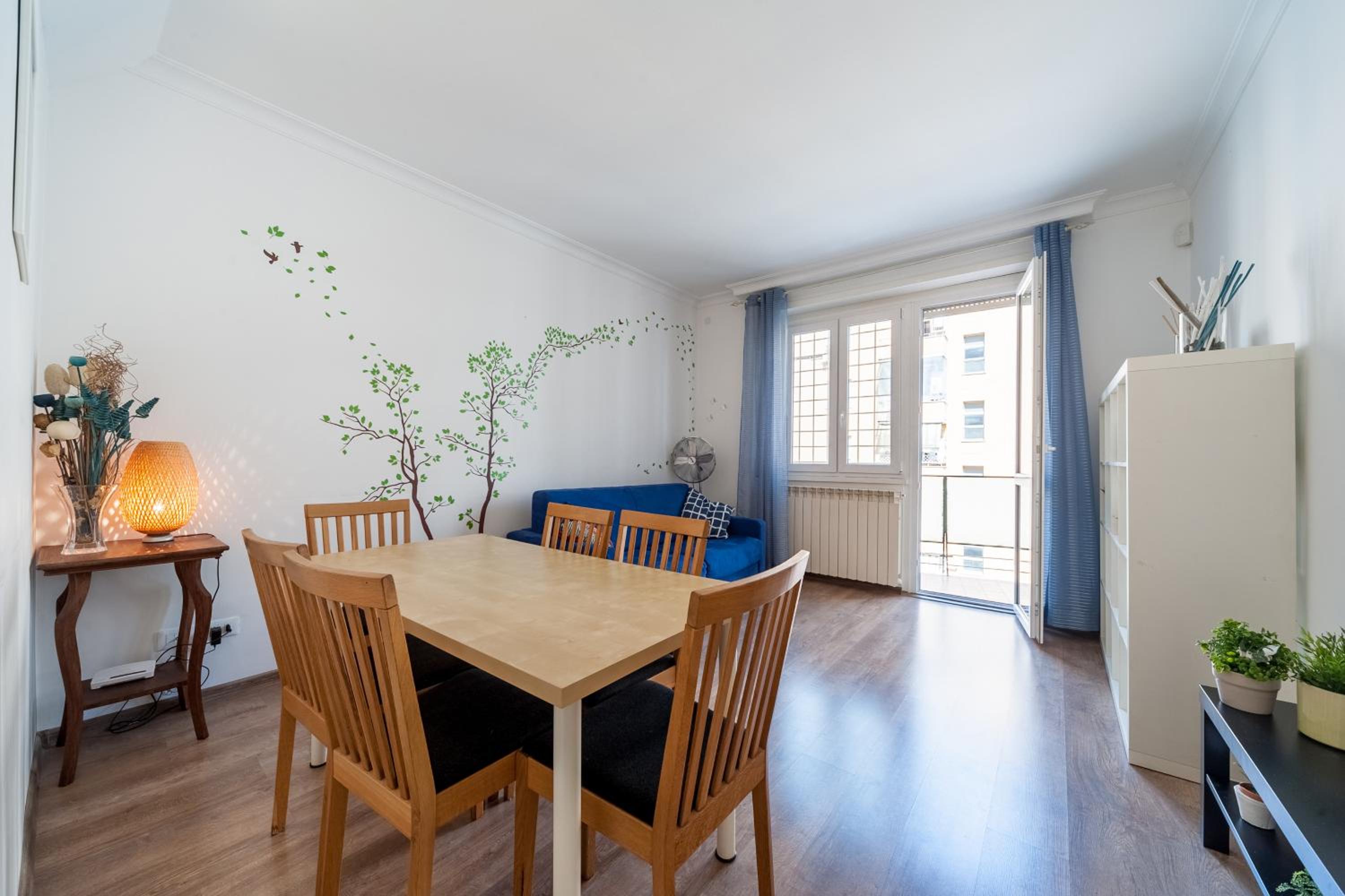 Apartment photo 2