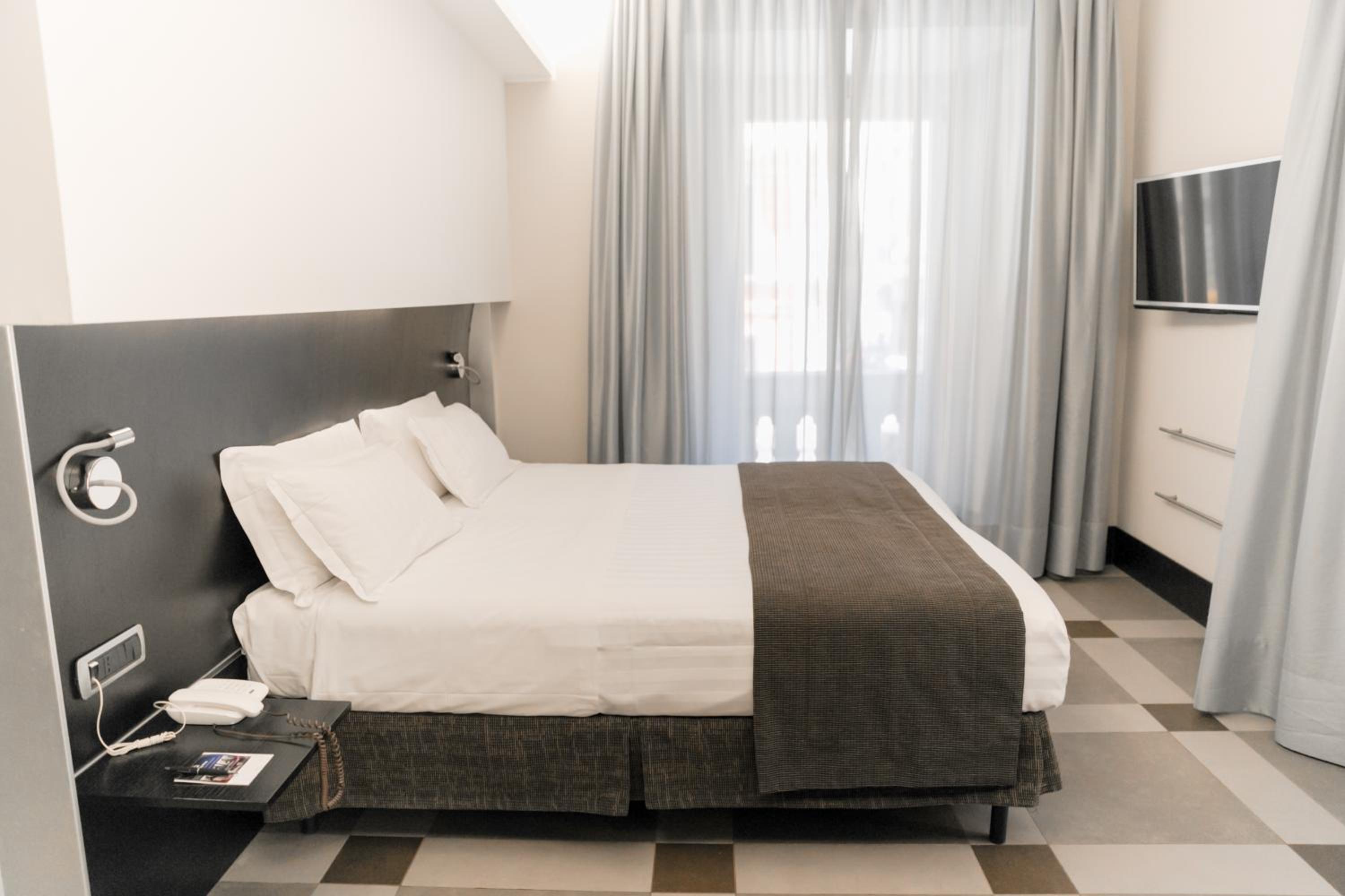 Comfort King Room - Photo 4