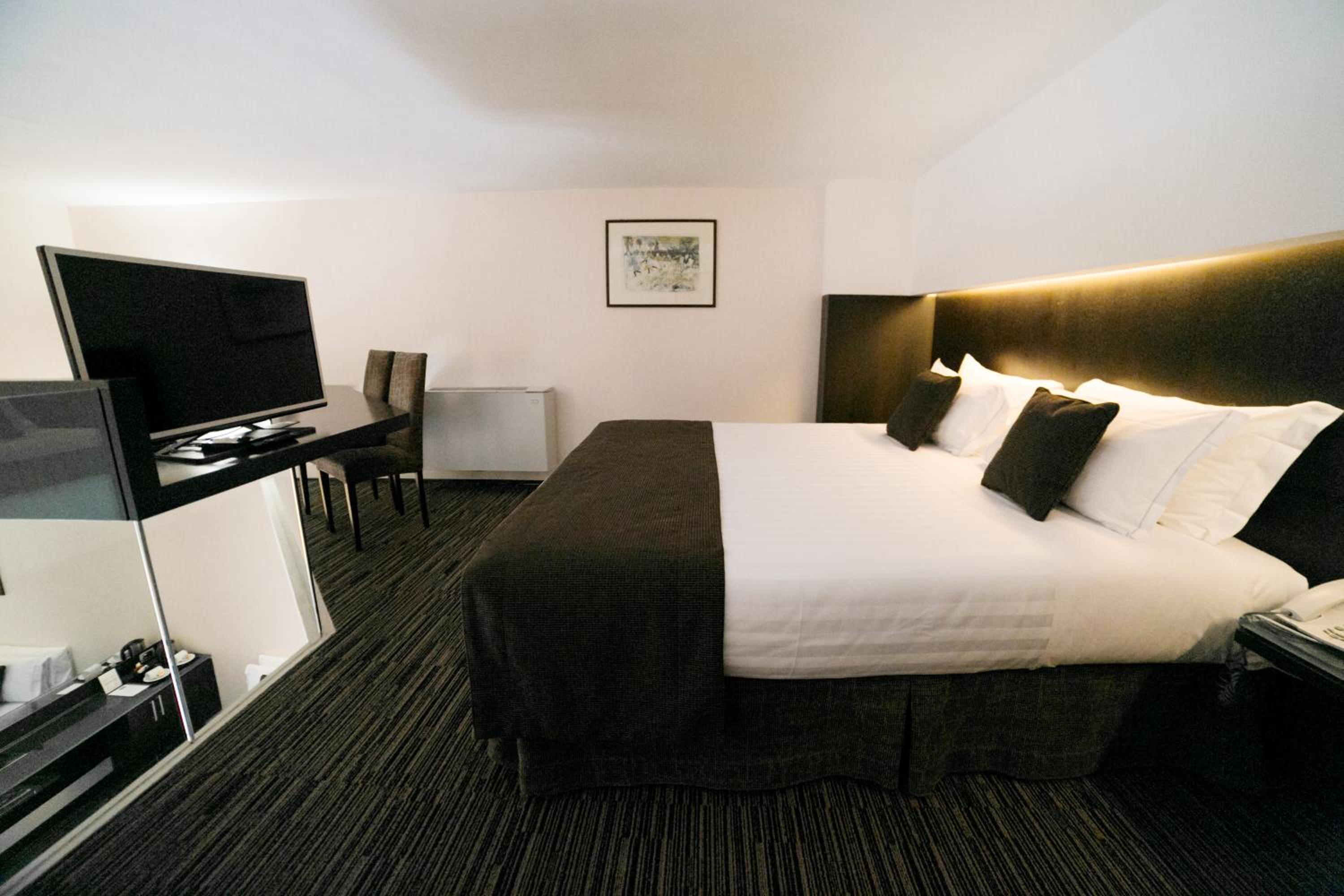 Junior Suite - Split Level thumbnail 6