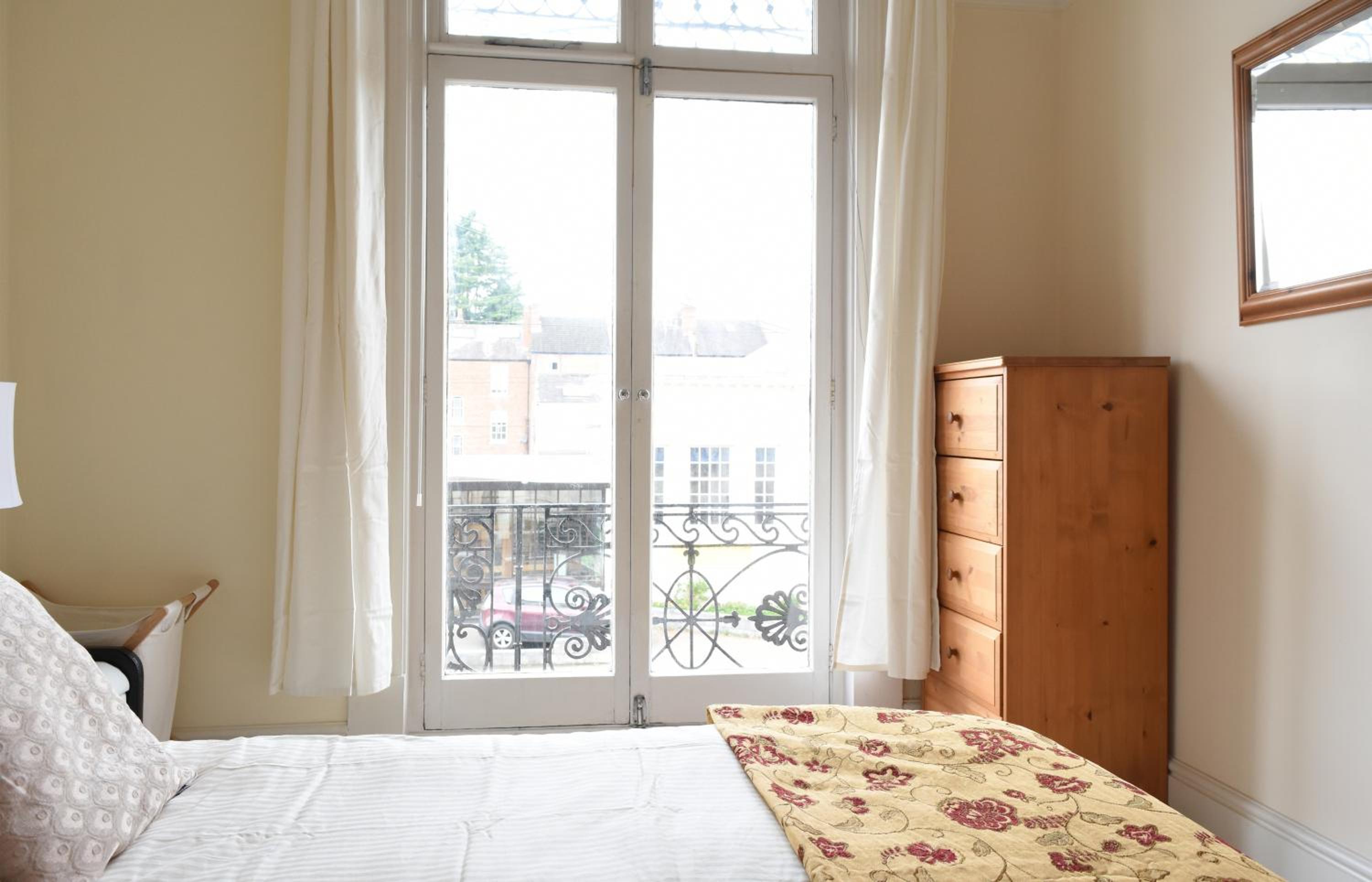 Standard Apartment - Photo 2