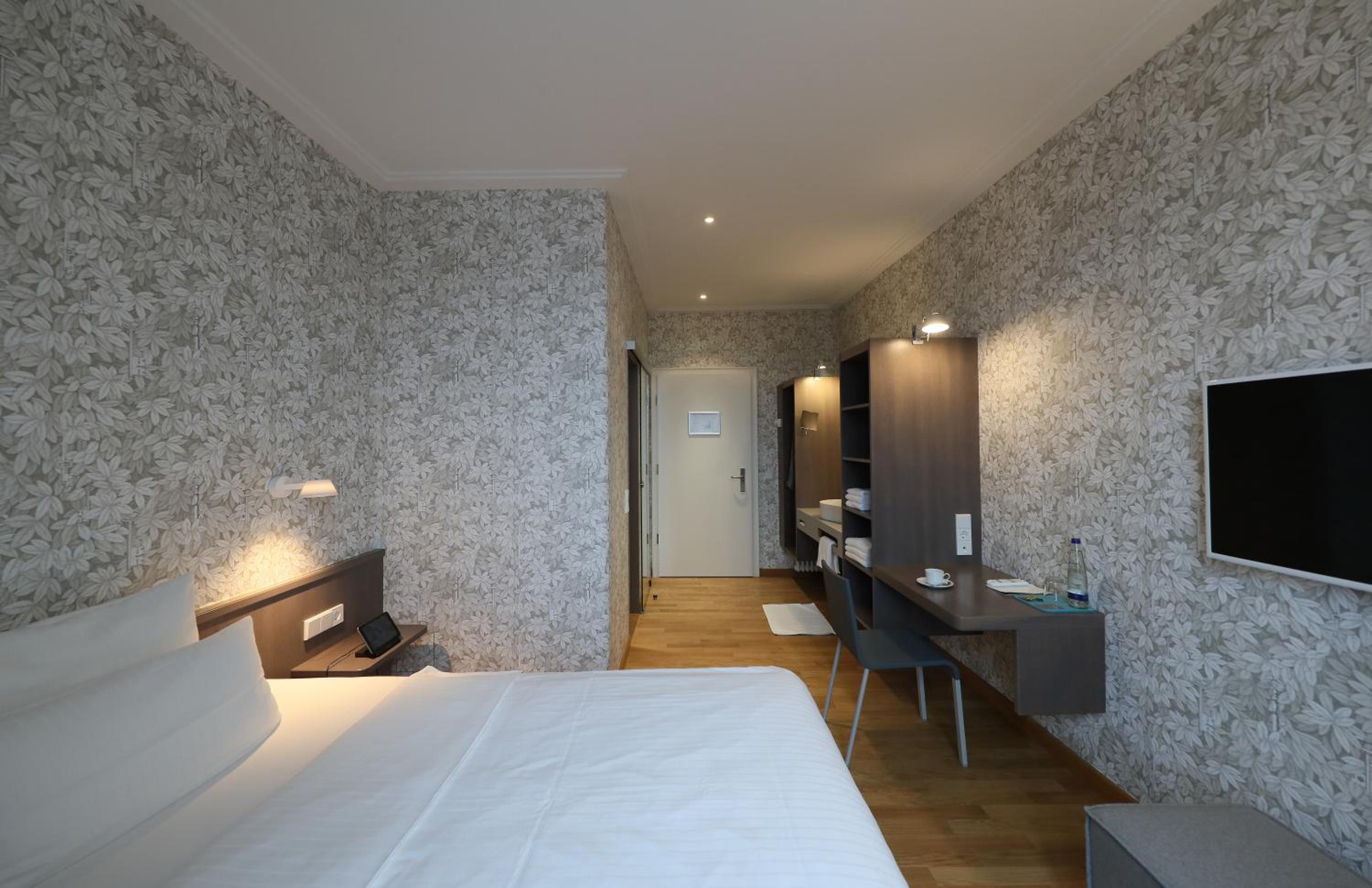 Urban Single Room thumbnail 5