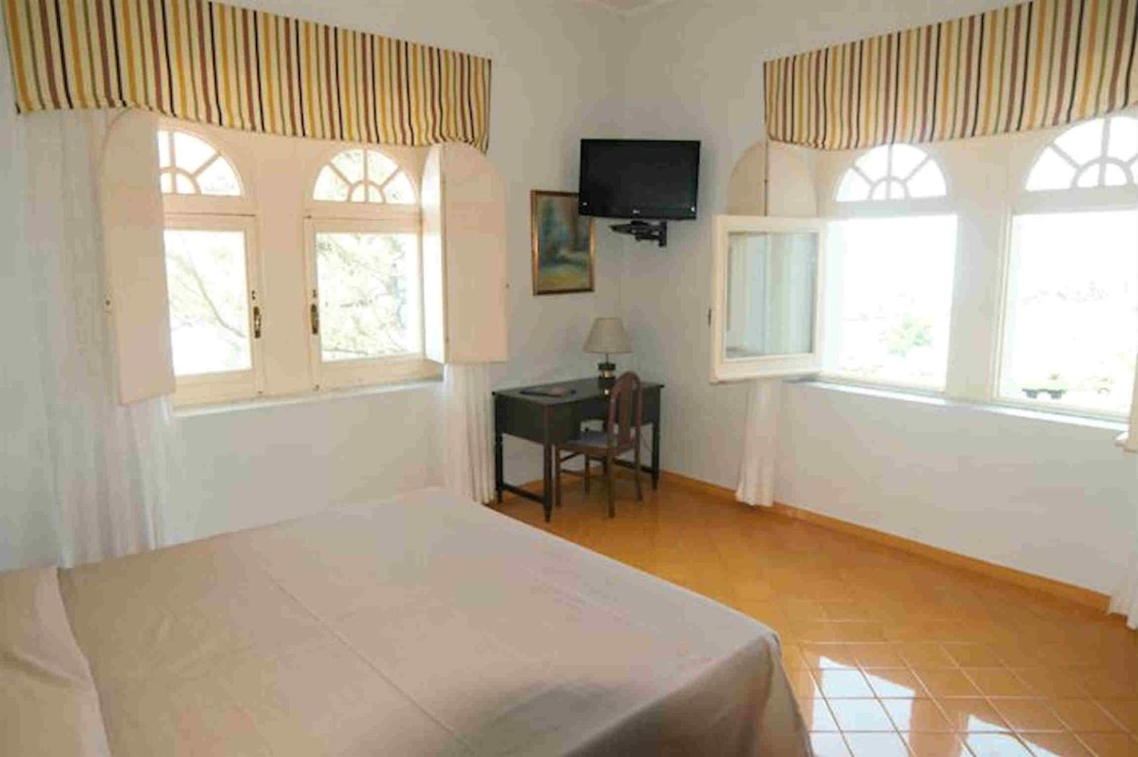 Double or Twin Room with Sea View photo 1