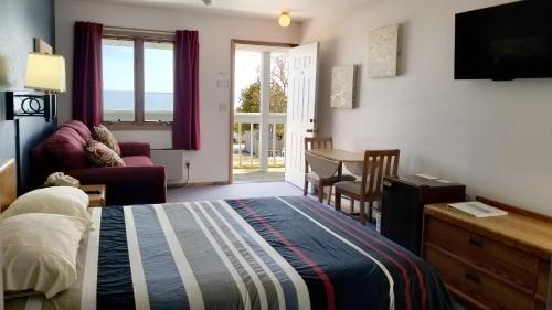 Queen Room with Balcony photo 1