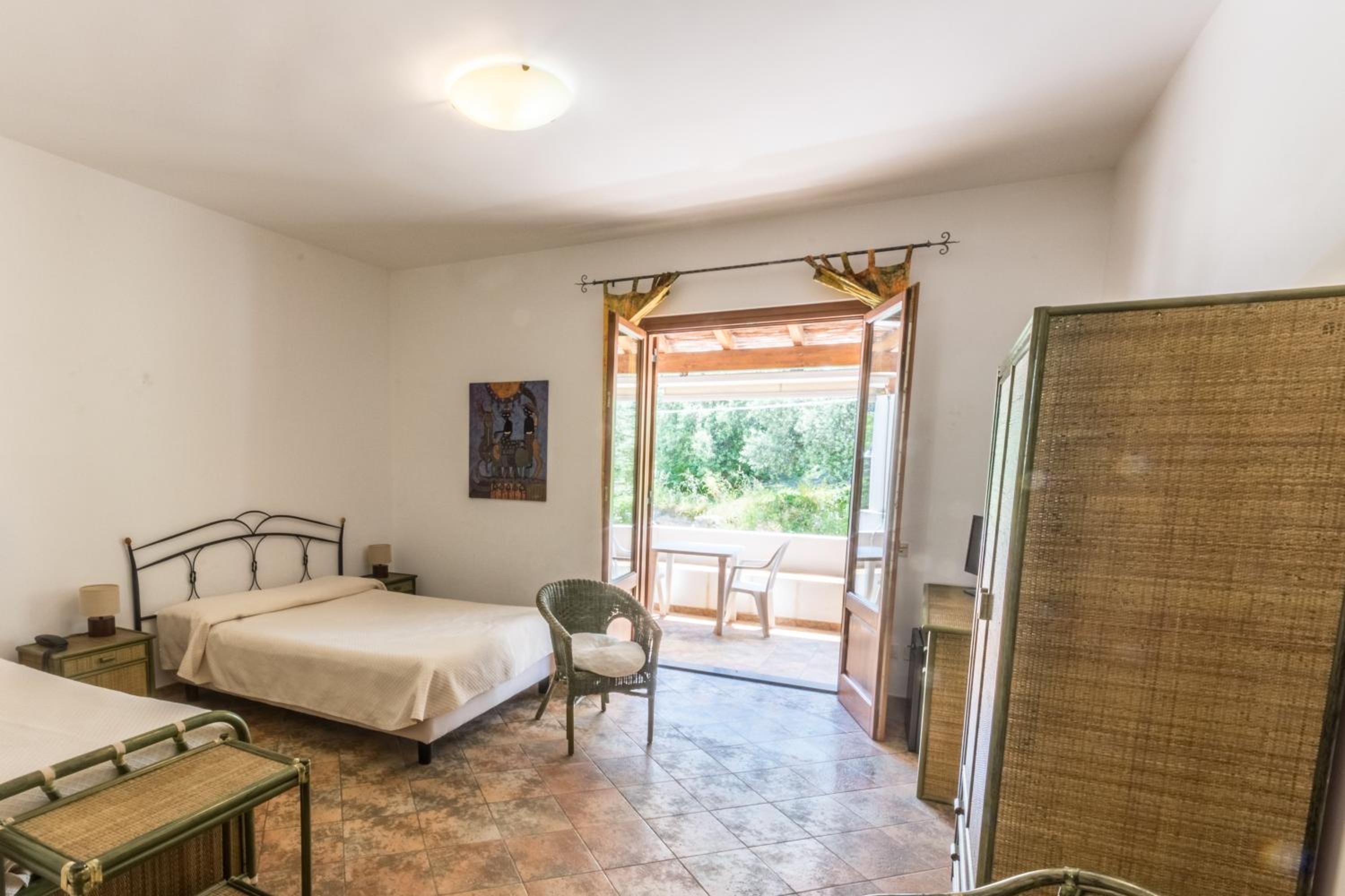 Standard Double Room with Kitchenette photo 3