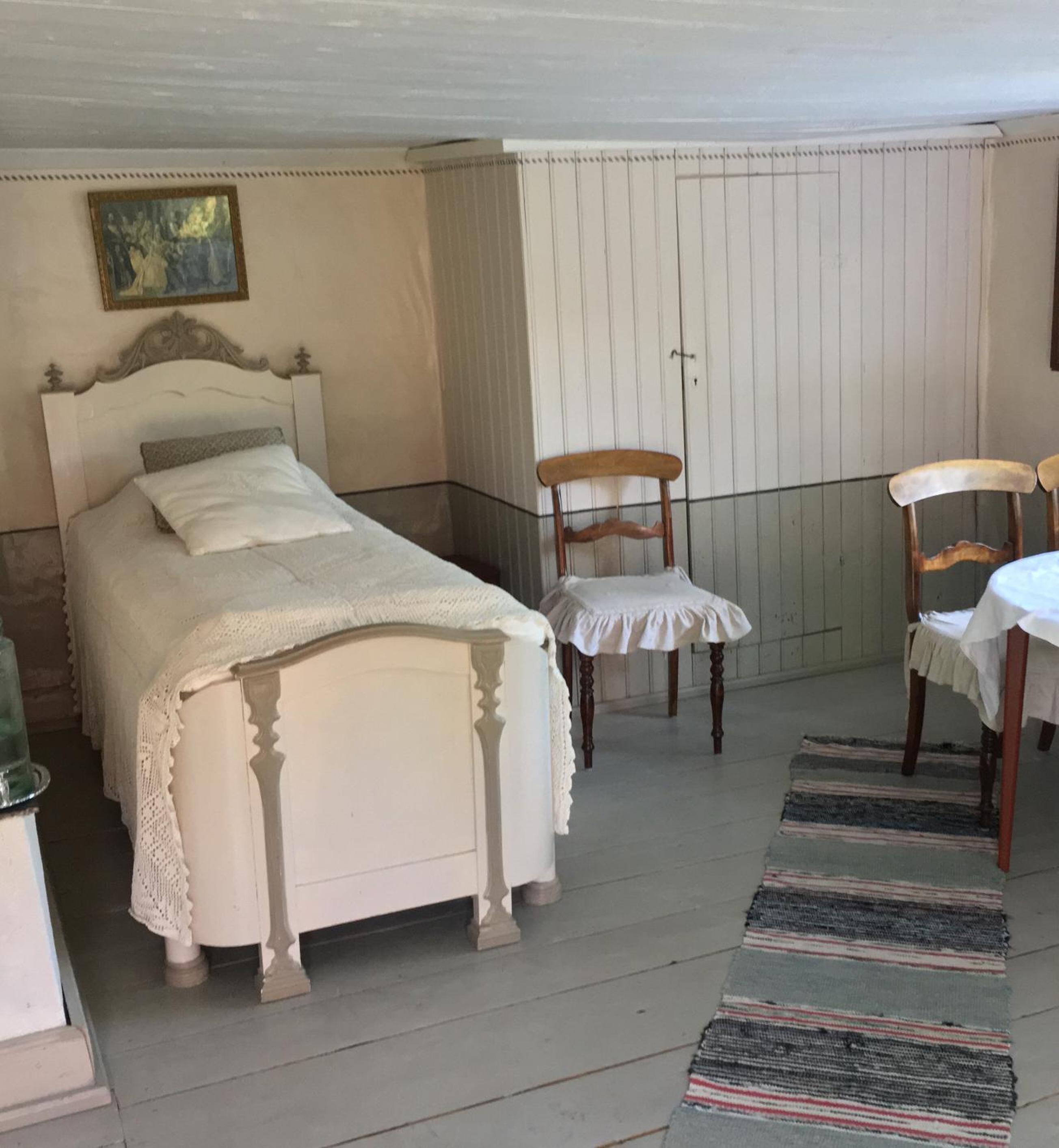 Two-Bedroom House photo 3