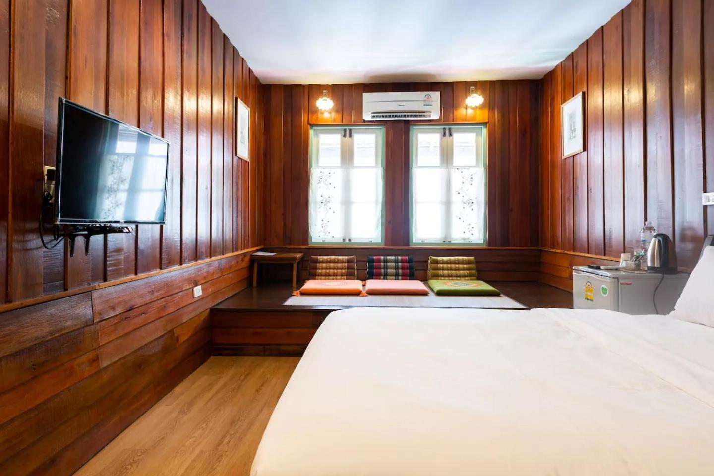 Quadruple Room with Private Bathroom photo 2