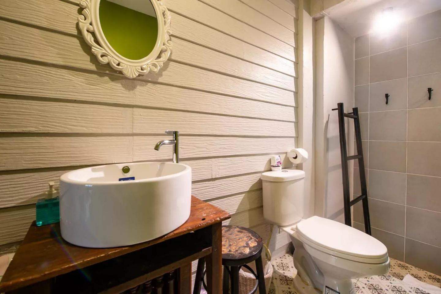 Quadruple Room with Private Bathroom photo 2