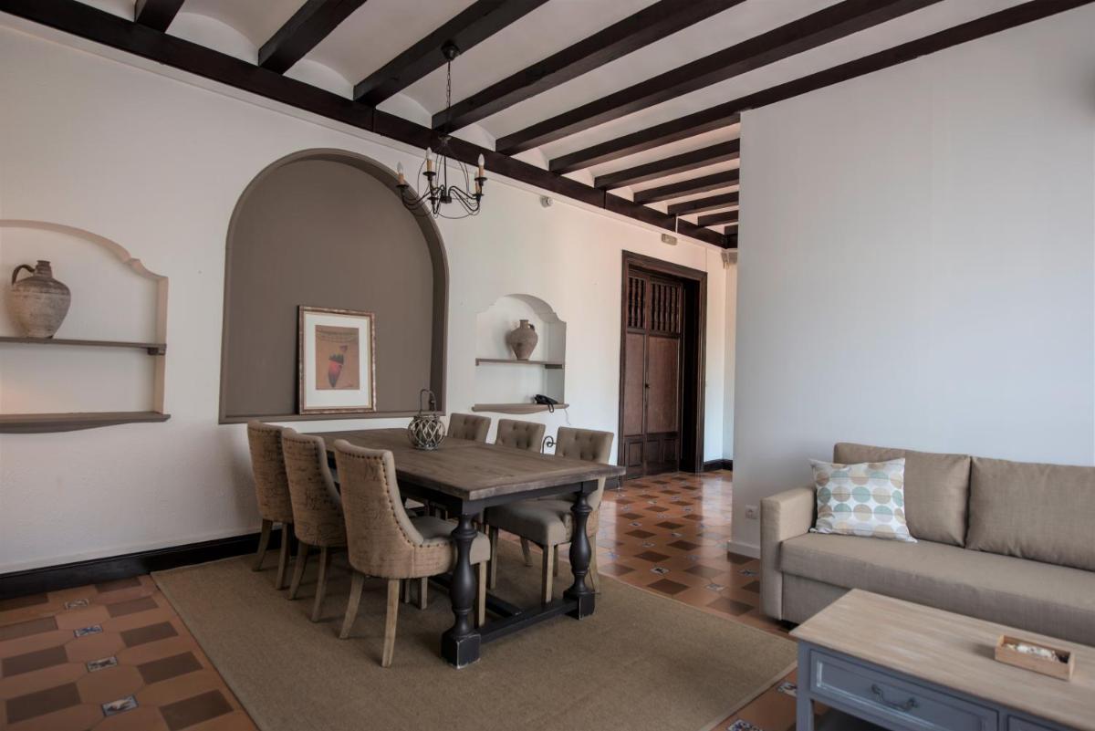 Apartment with Terrace photo 2