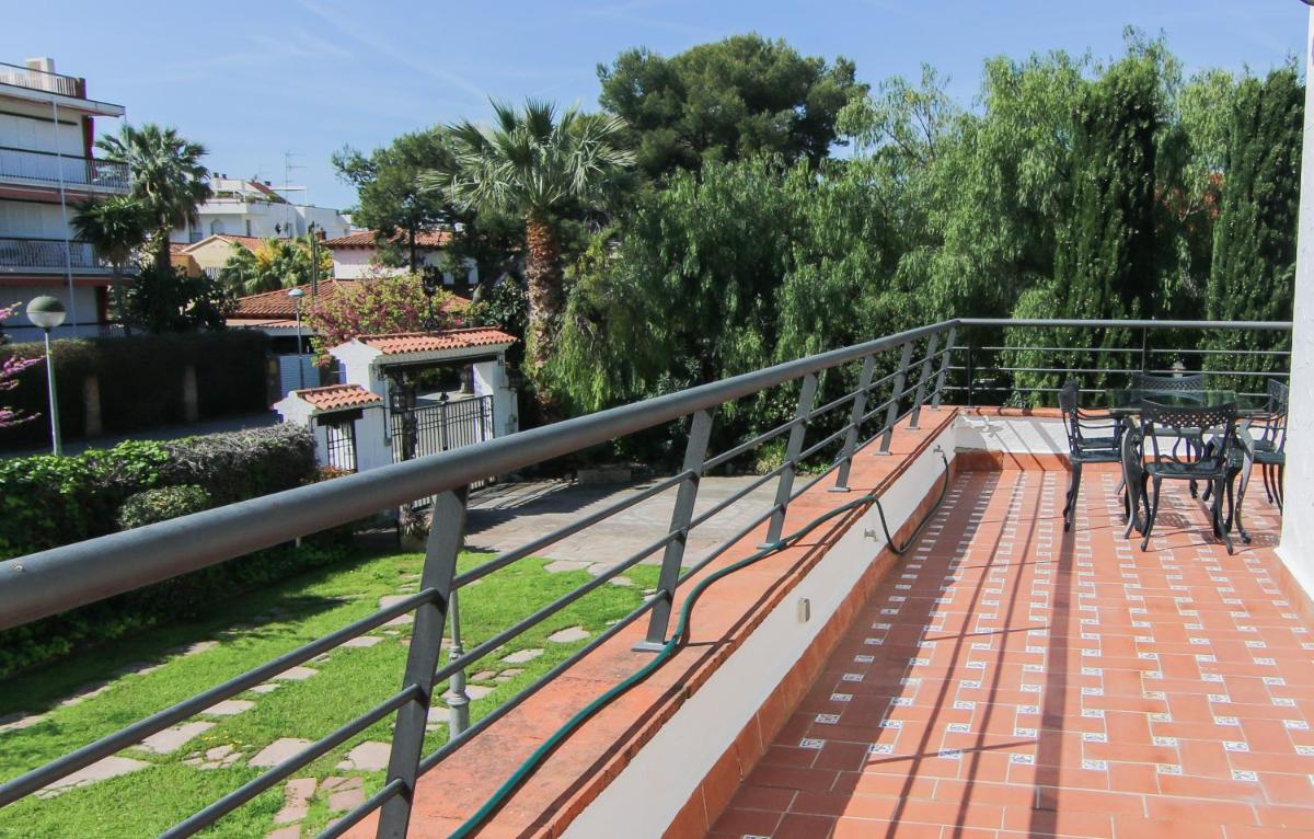 Apartment with Terrace photo 3