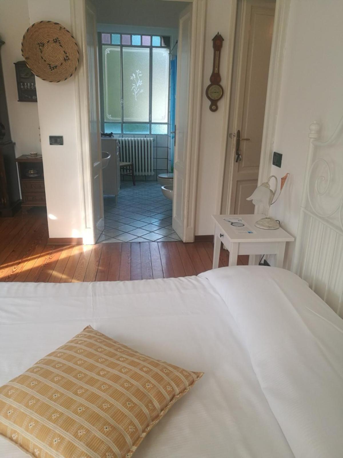 Double Room With Private Bathroom photo 3