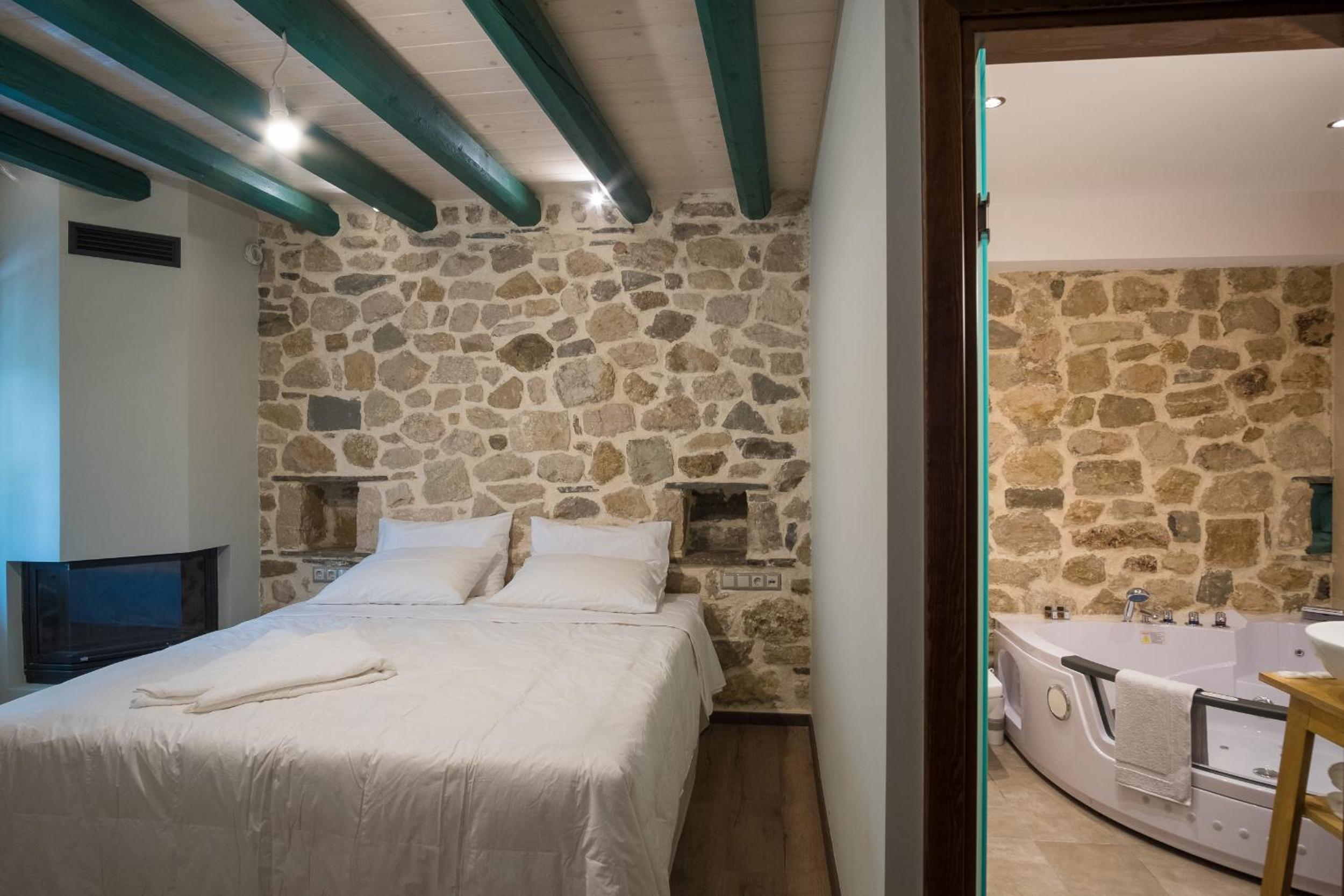 Deluxe Double or Twin Room with Terrace and Spa Bath - Photo 5