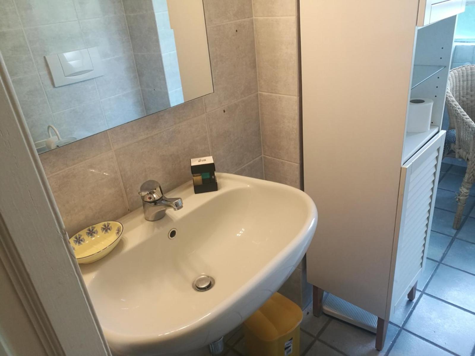Double Room With Private Bathroom photo 2