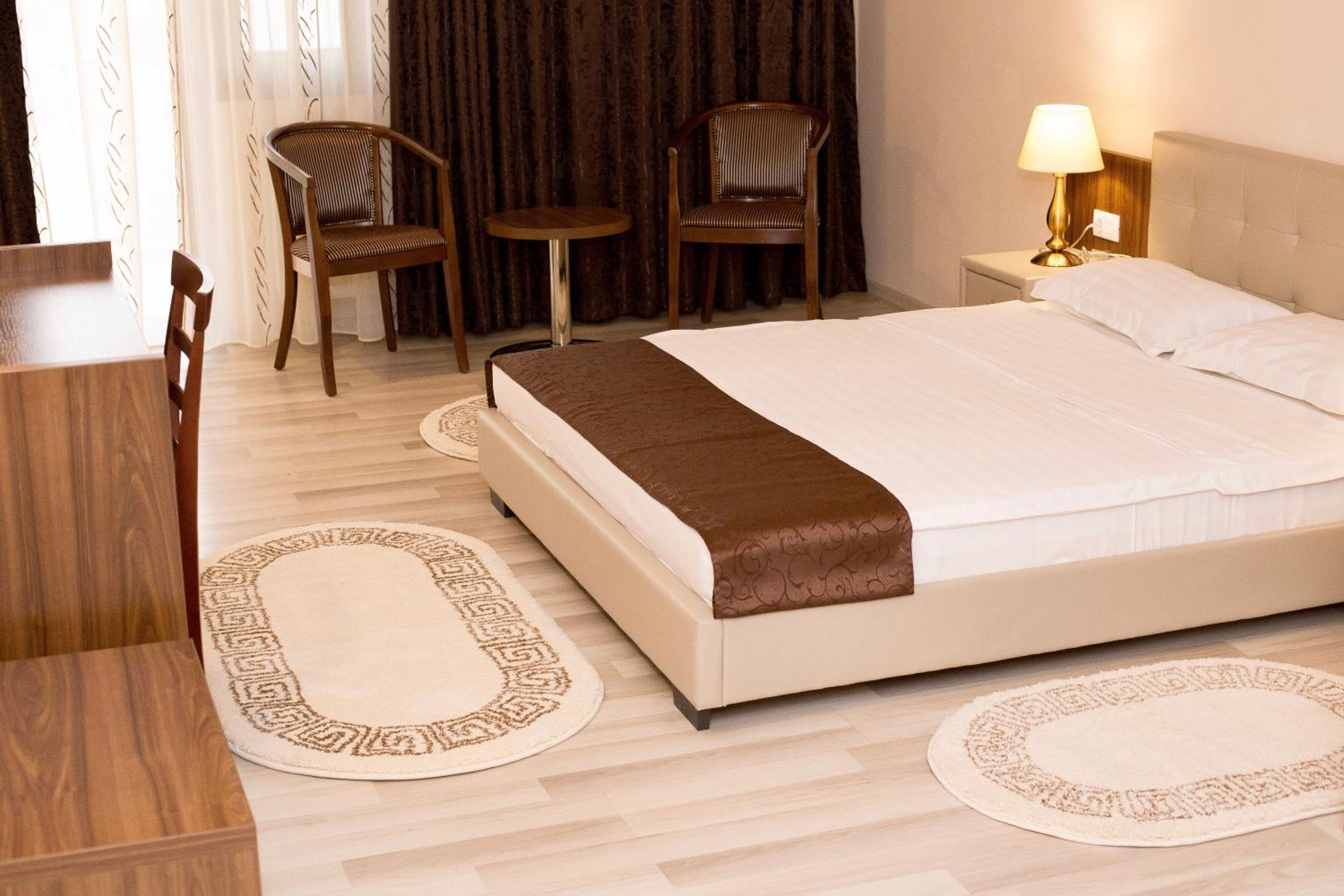 Superior King Room with Blacony photo 2