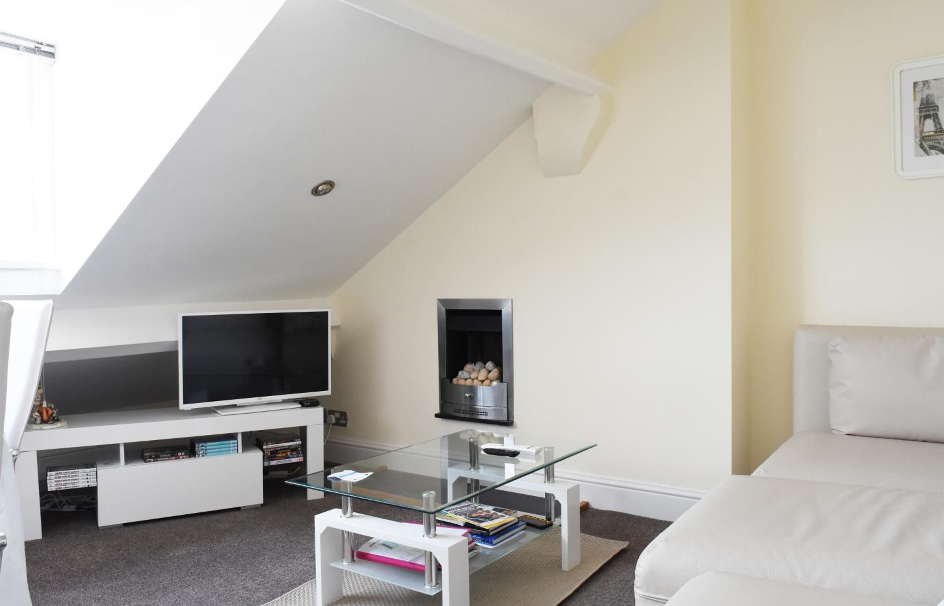 Loft - Photo 1