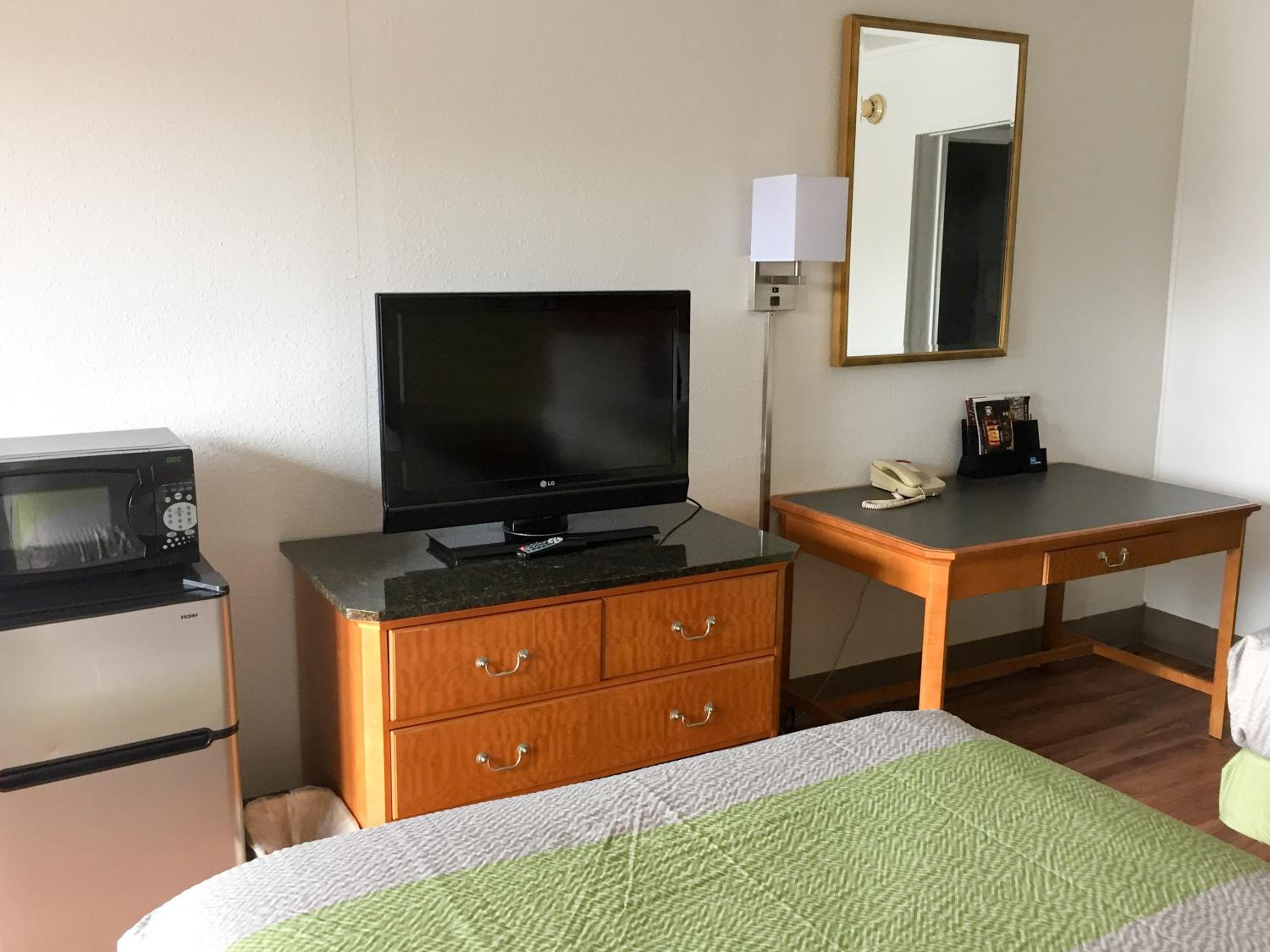 Deluxe Quadruple Room - Non-Smoking - Photo 14