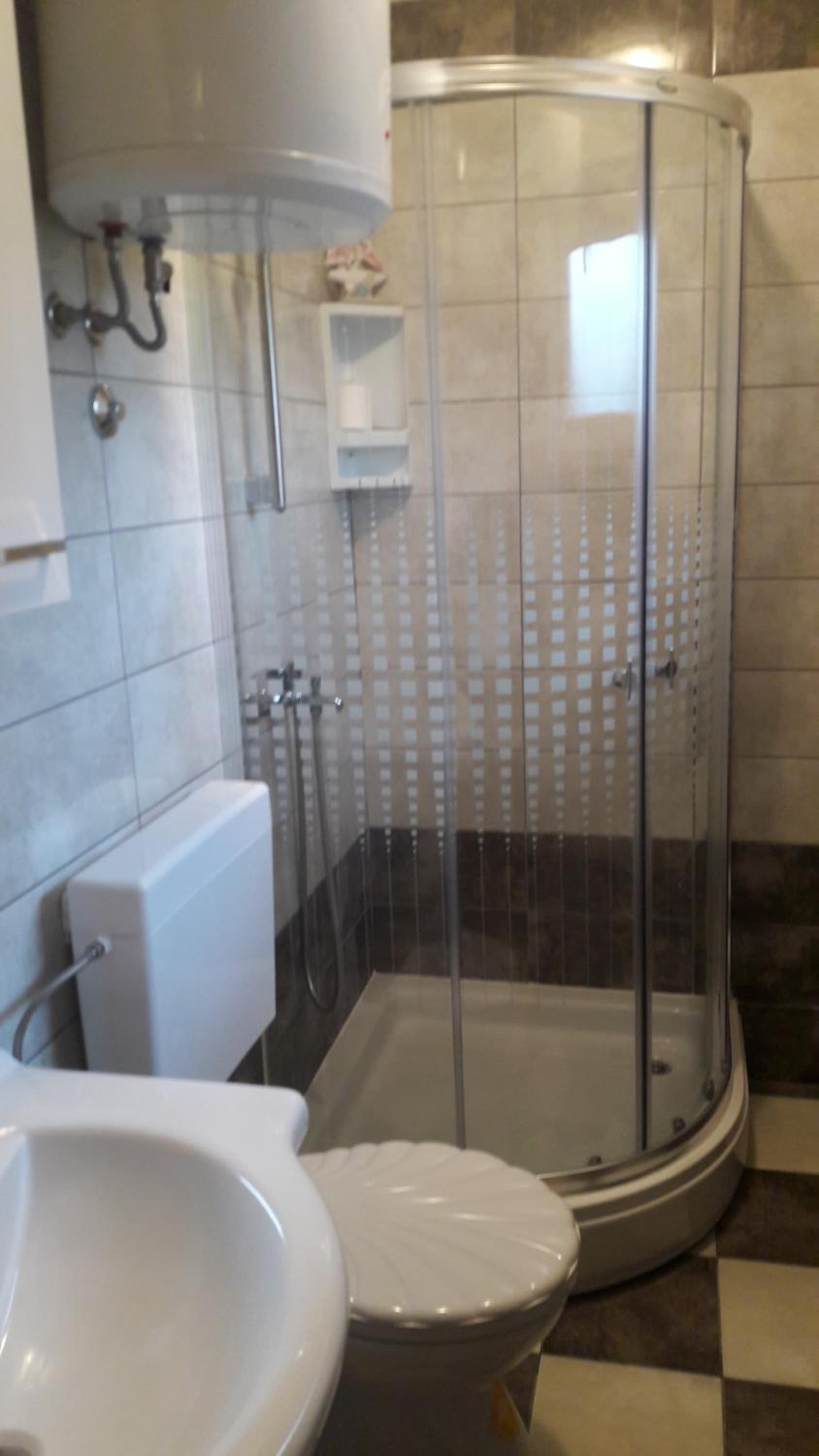 Double Room - Photo 8