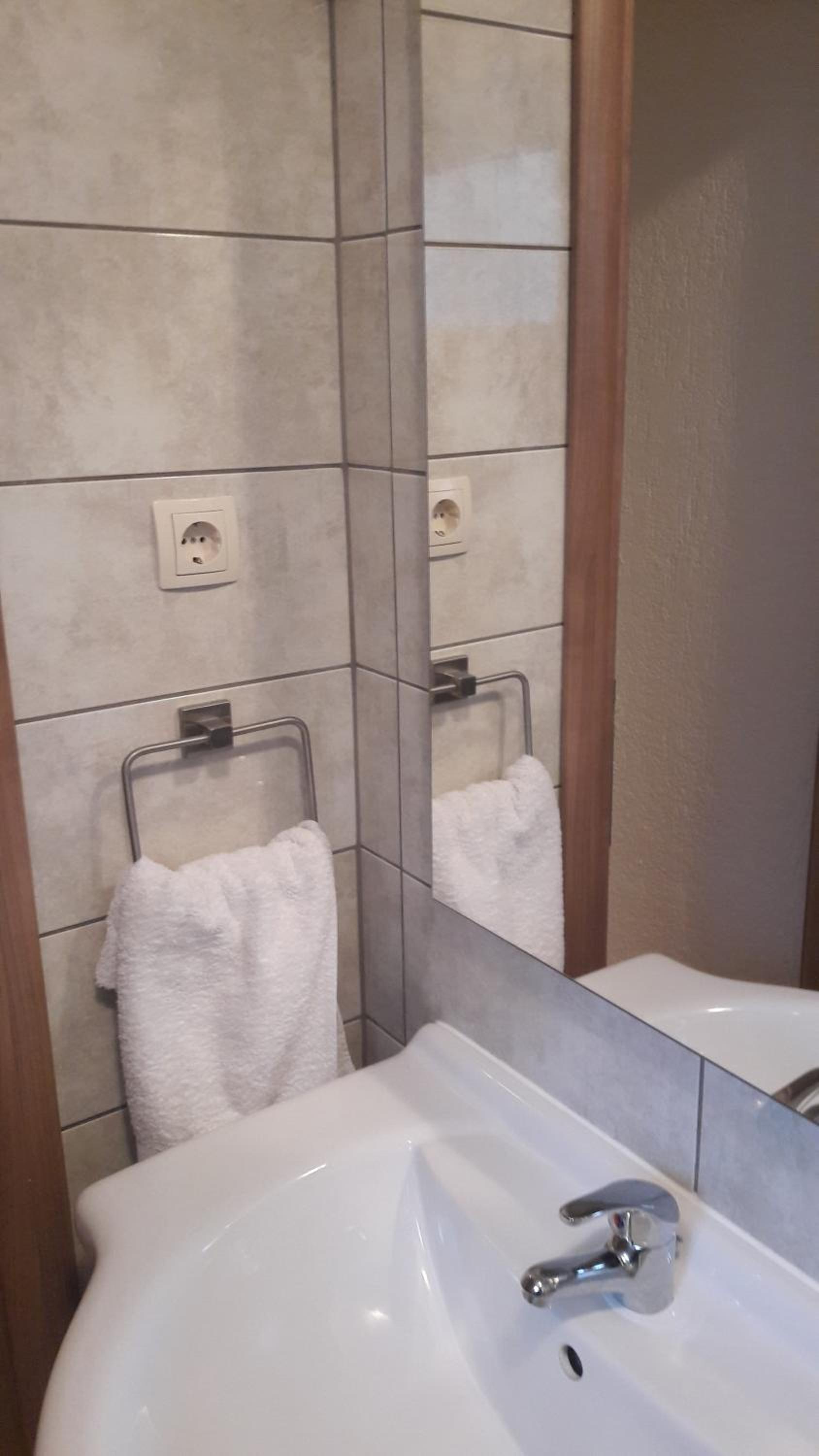 Double Room - Photo 9