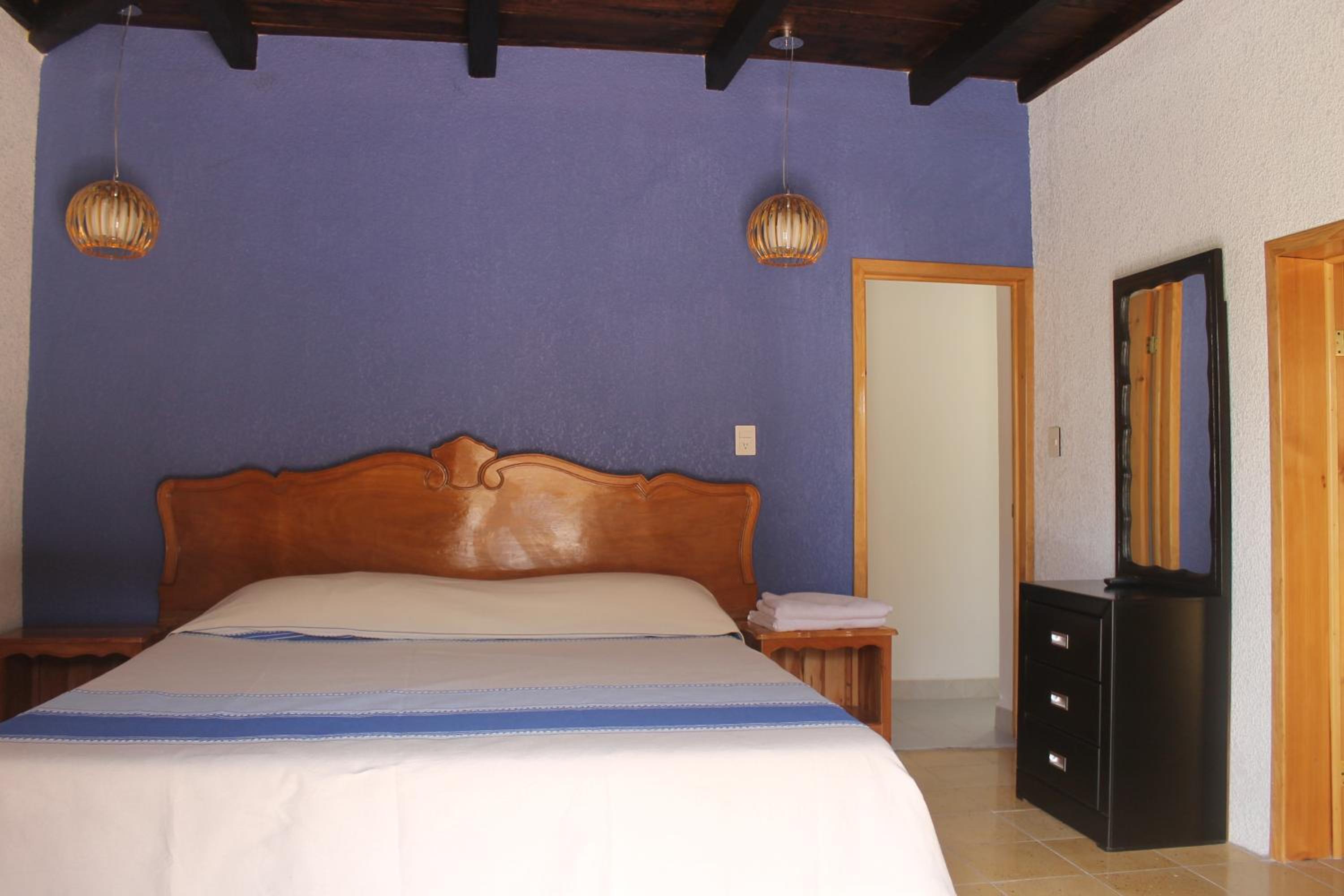 Deluxe Room (2 Adults + 1 Child)