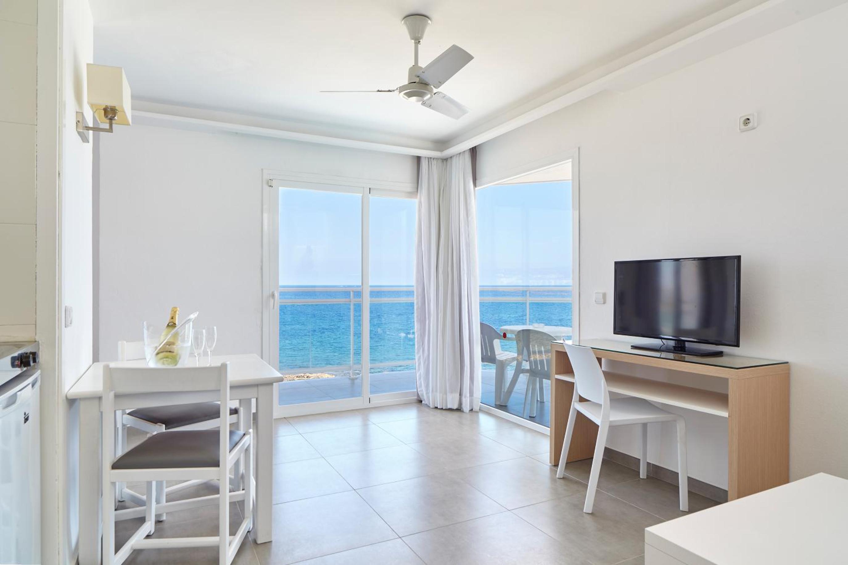 Superior Apartment (2 Adults + 2 Children) photo 3
