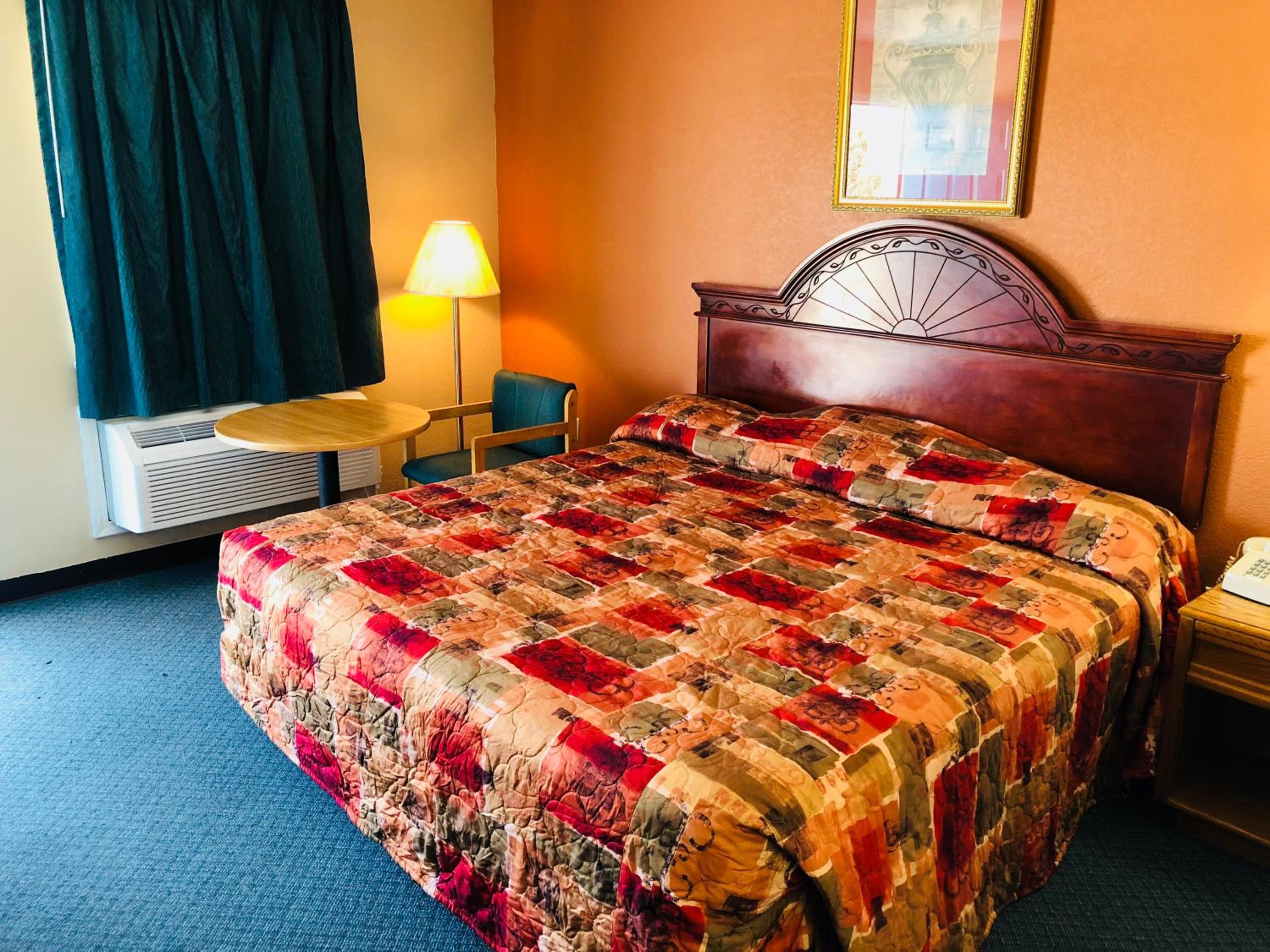 Deluxe King Room photo 1