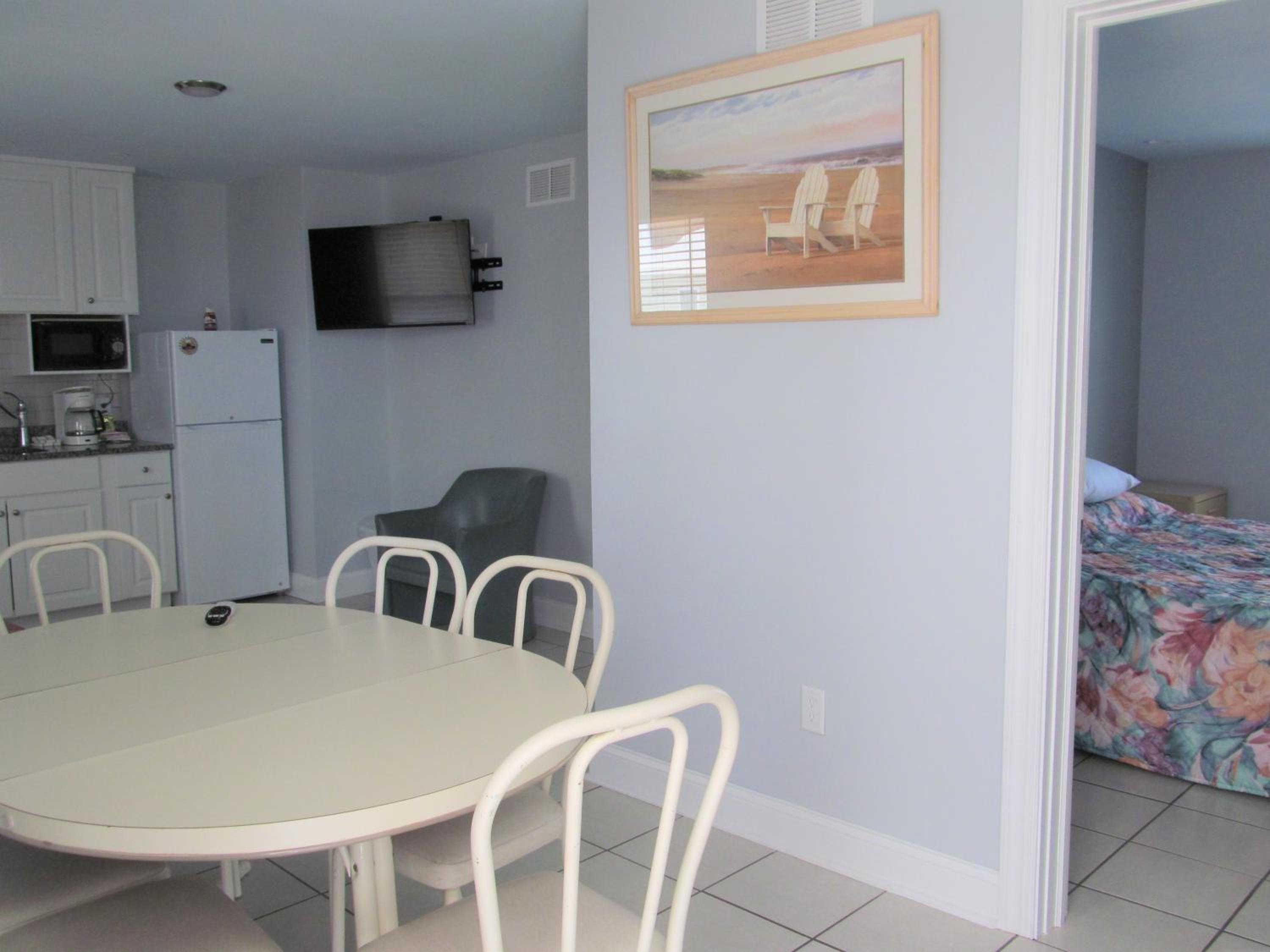 Two-Bedroom Suite with Kitchen - Photo 9