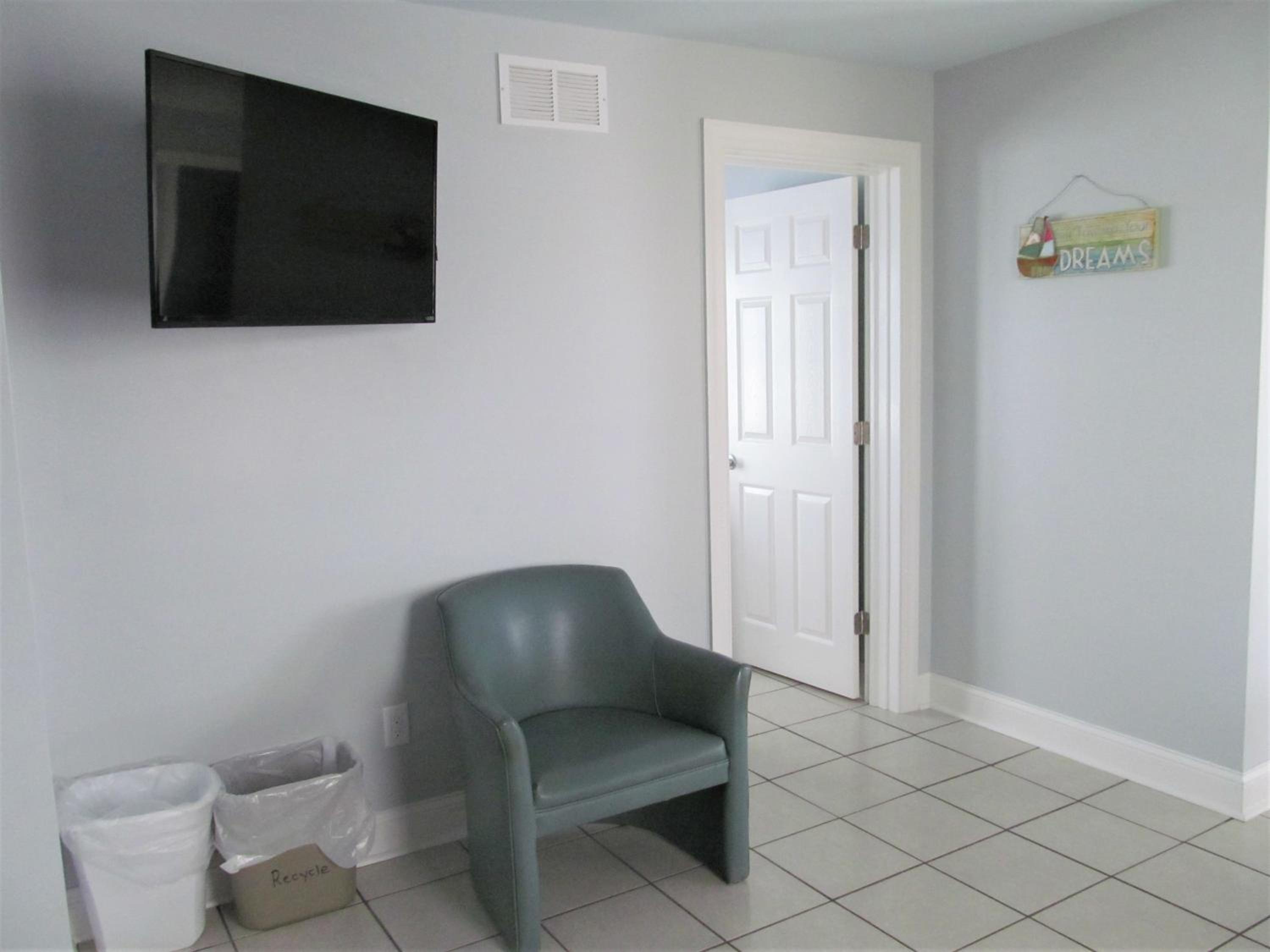 Two-Bedroom Suite with Kitchen - Photo 1