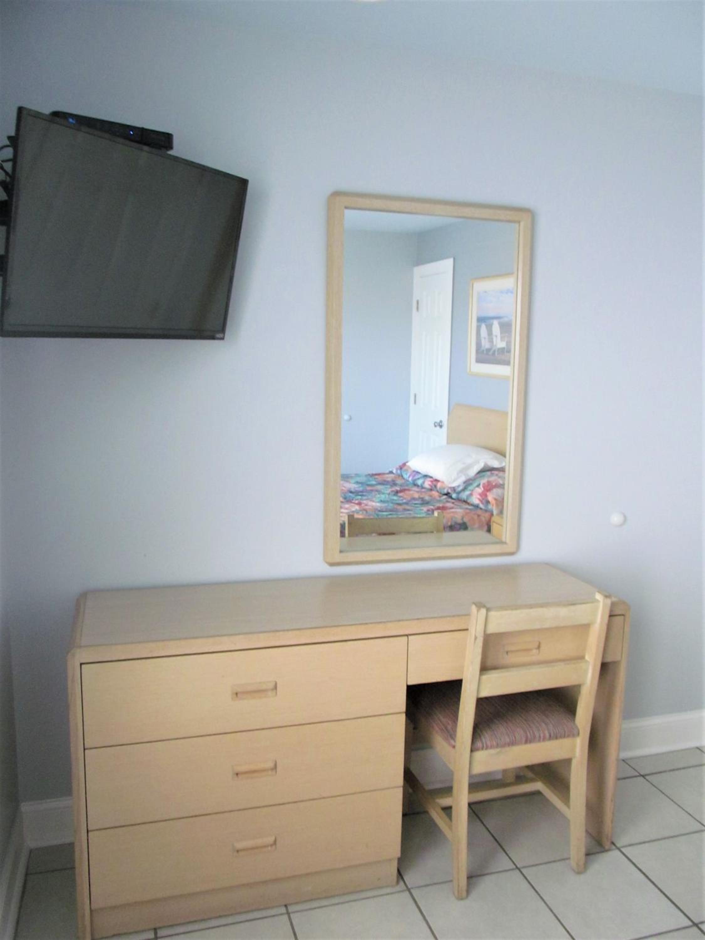 Two-Bedroom Suite with Kitchen - Photo 17
