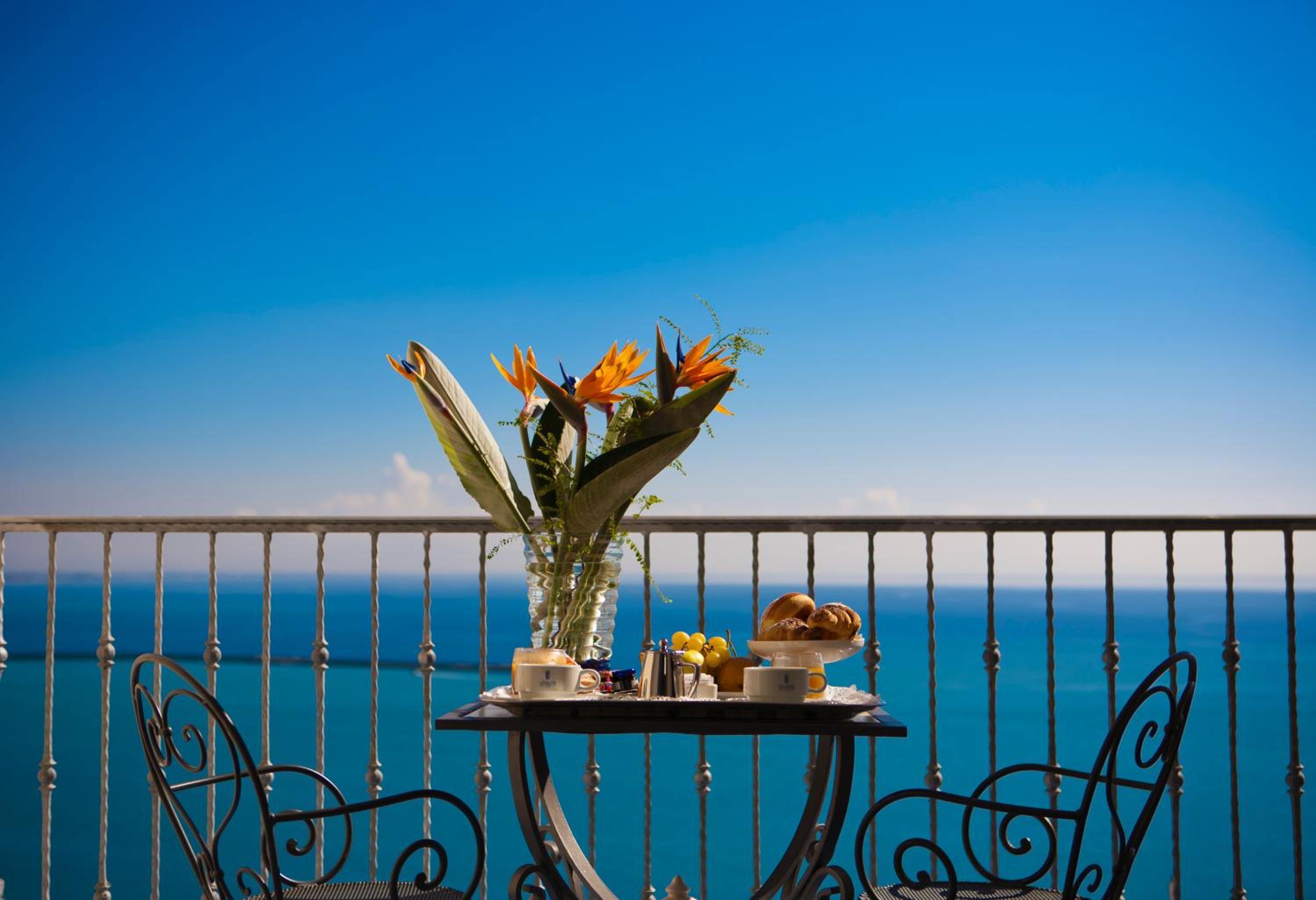 Double Room with Sea View - Photo 4