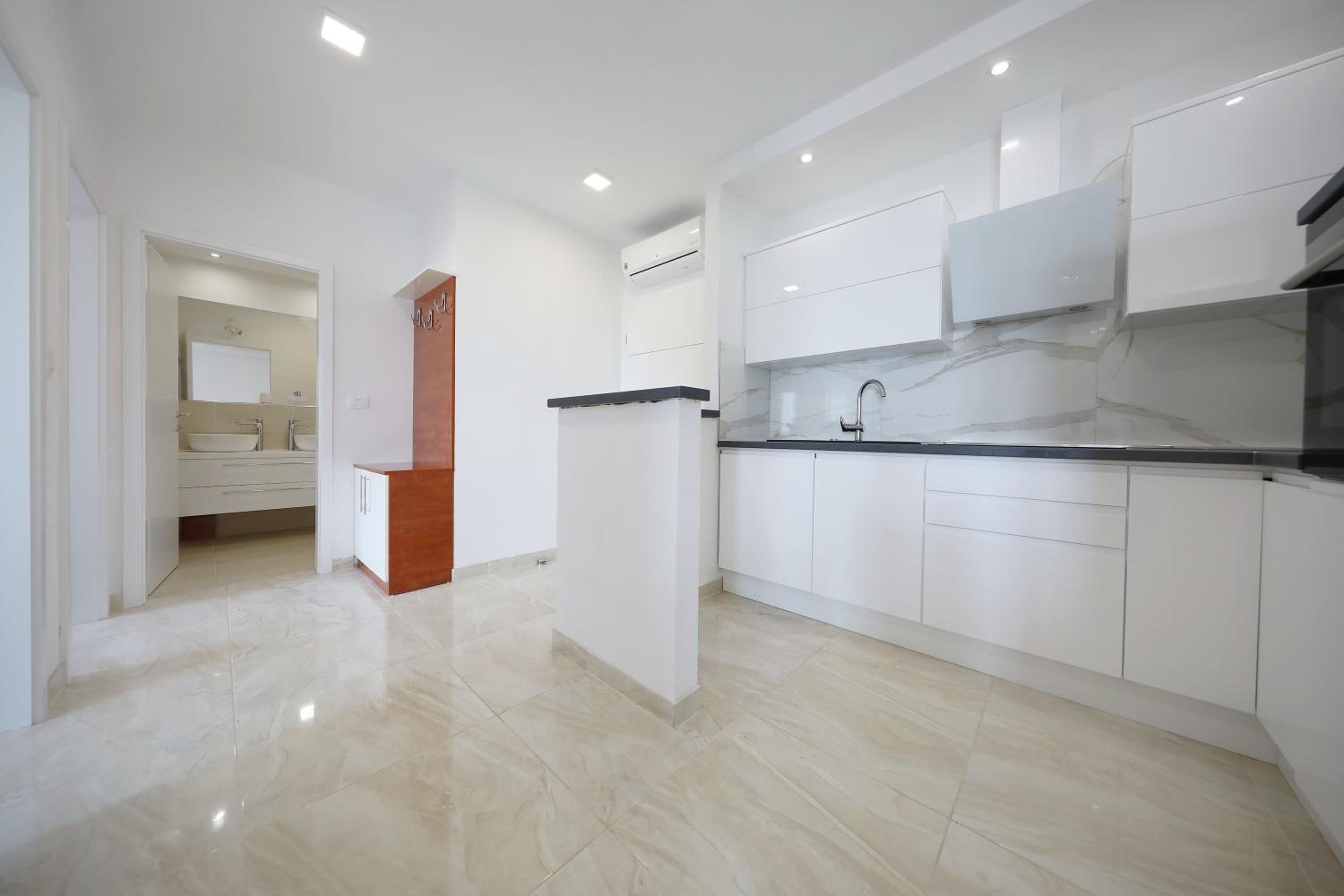 Apartment photo 3