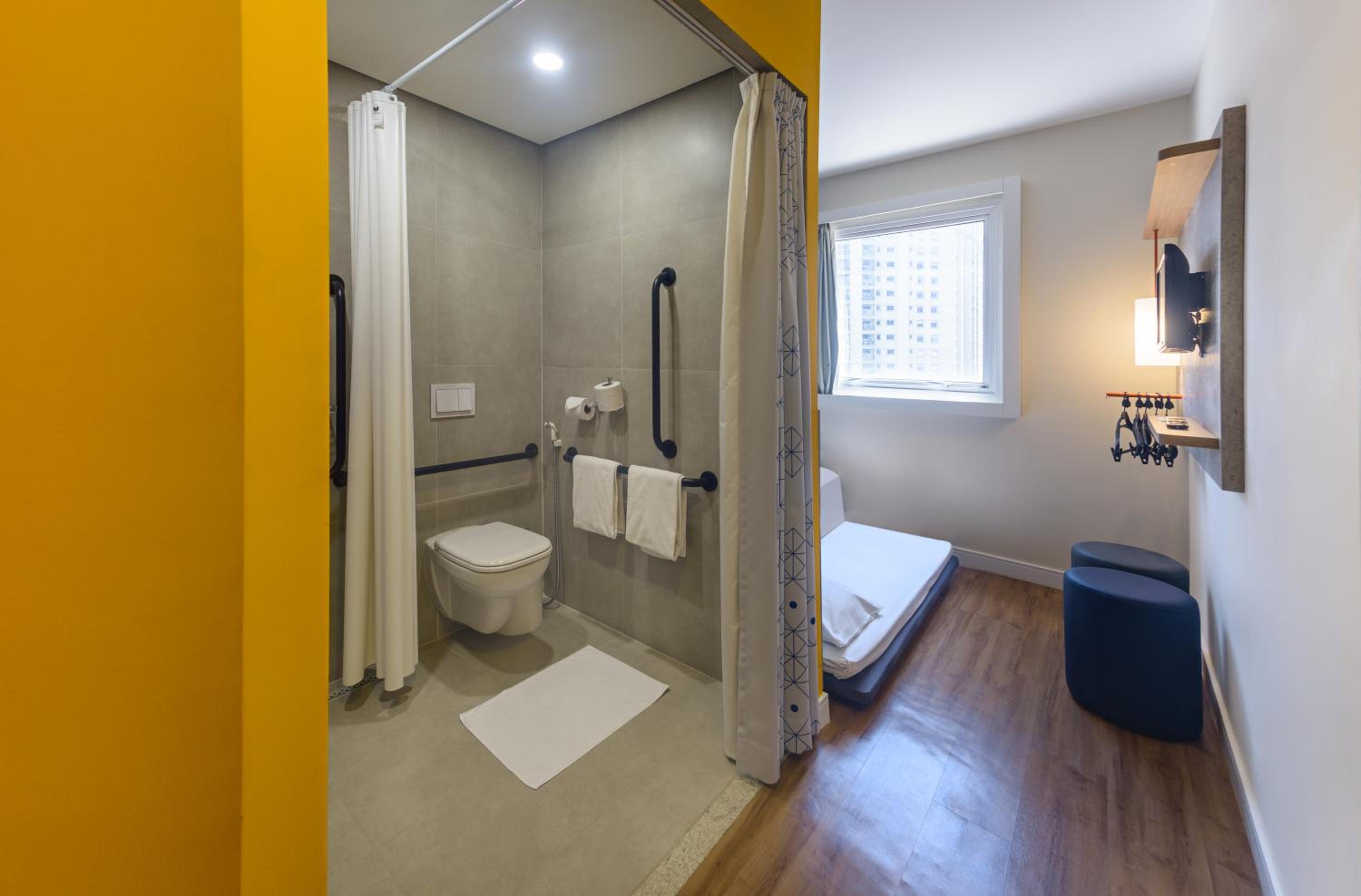 Double Room - Mobility Access thumbnail 5