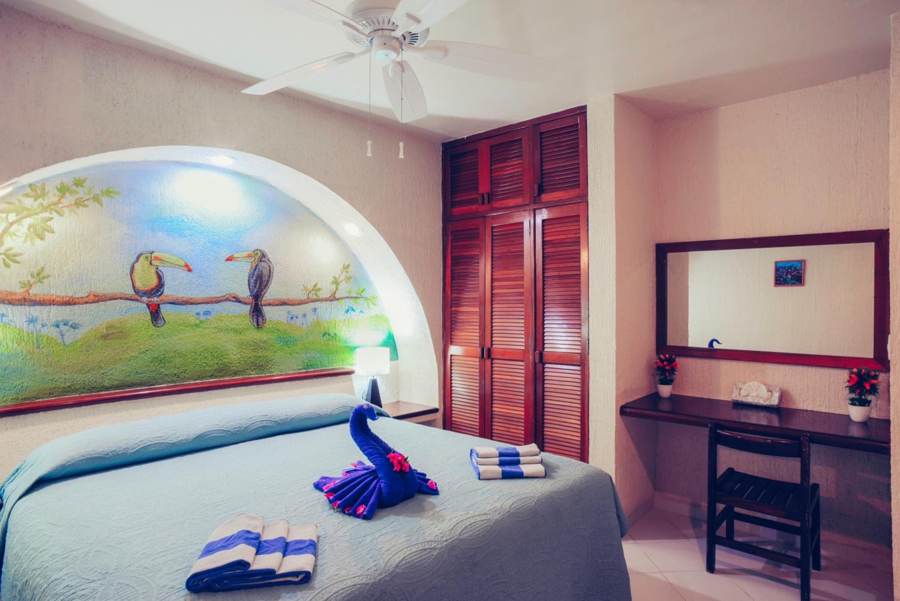 Two-Bedroom Condo with Sea View photo 3