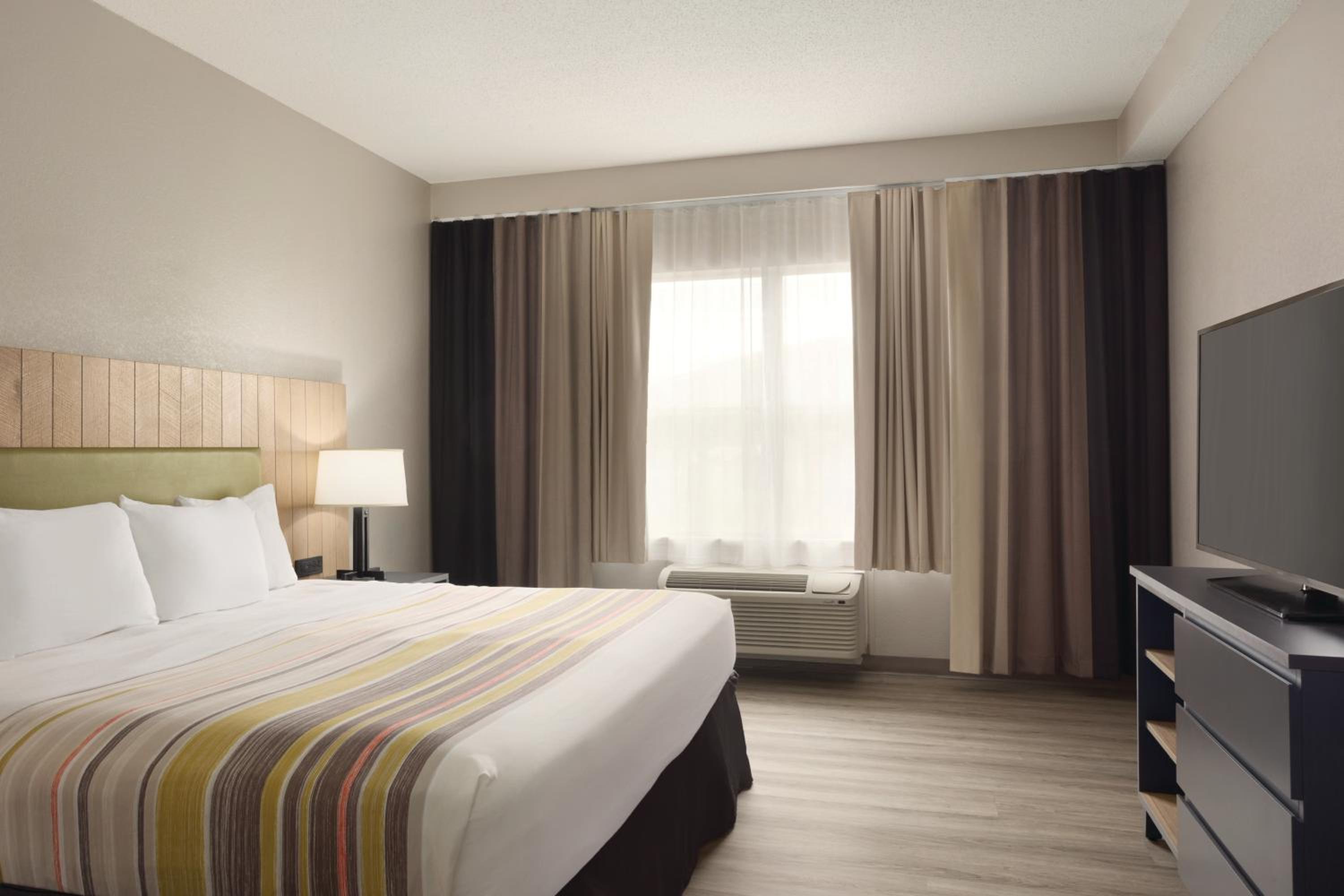 One-Bedroom King Suite - Non-Smoking - Photo 8